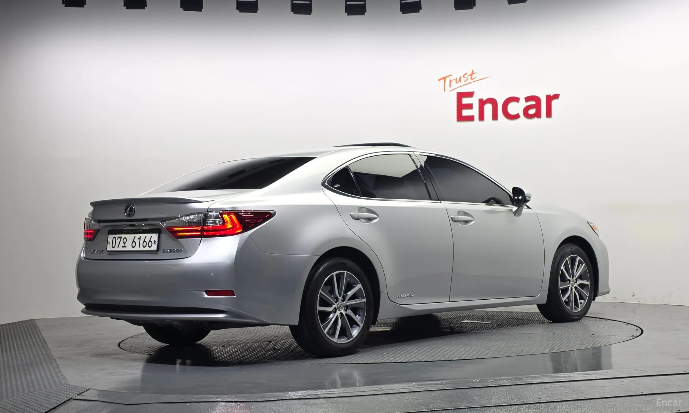 Lexus New ES300h превью 2