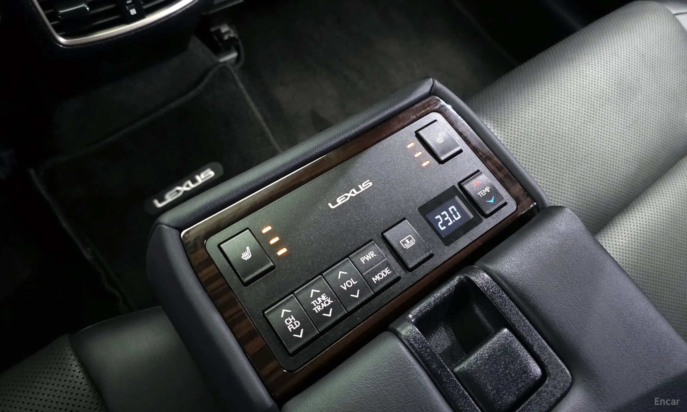 Lexus New ES300h превью 19