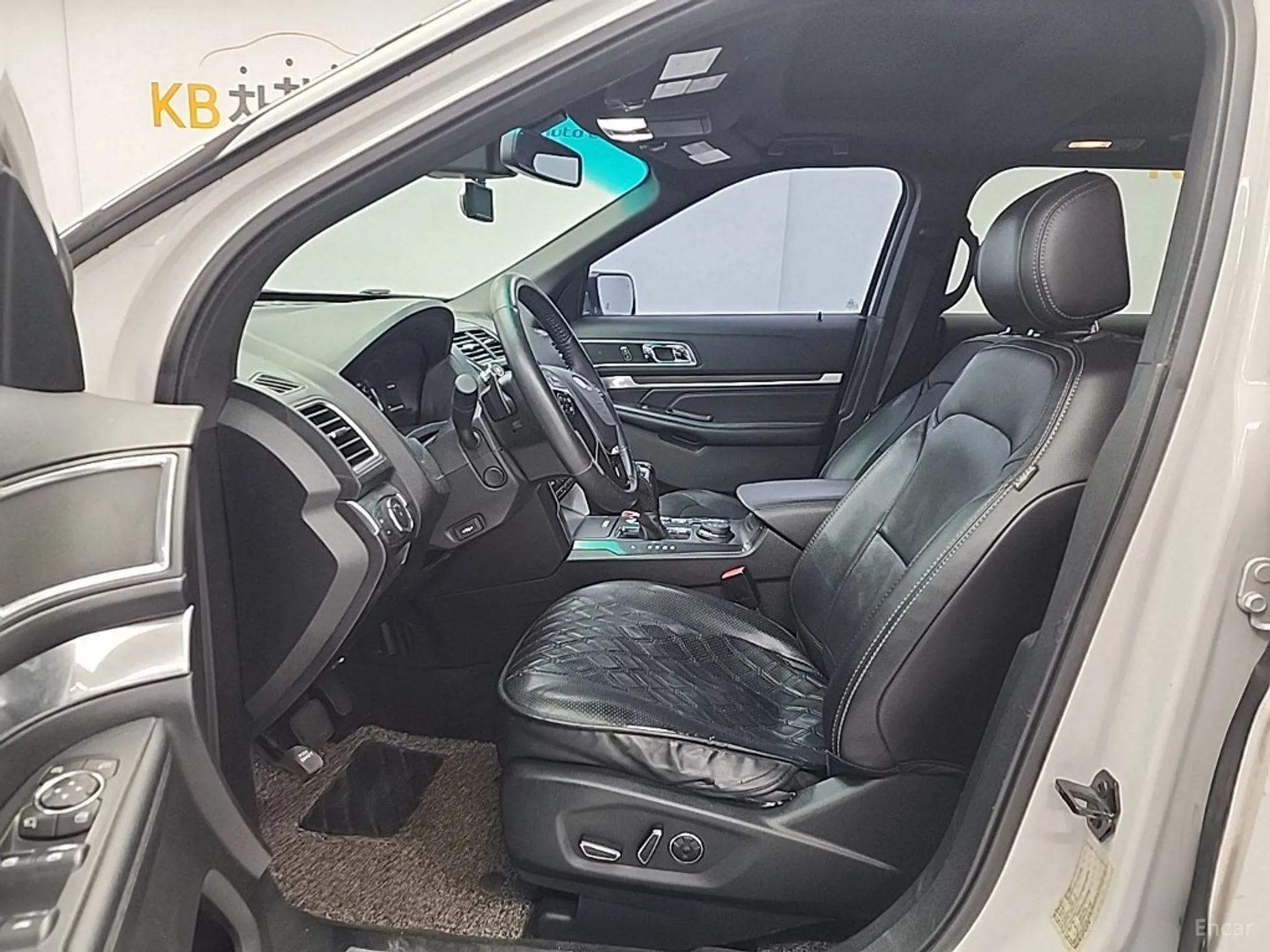 Ford Explorer превью 11
