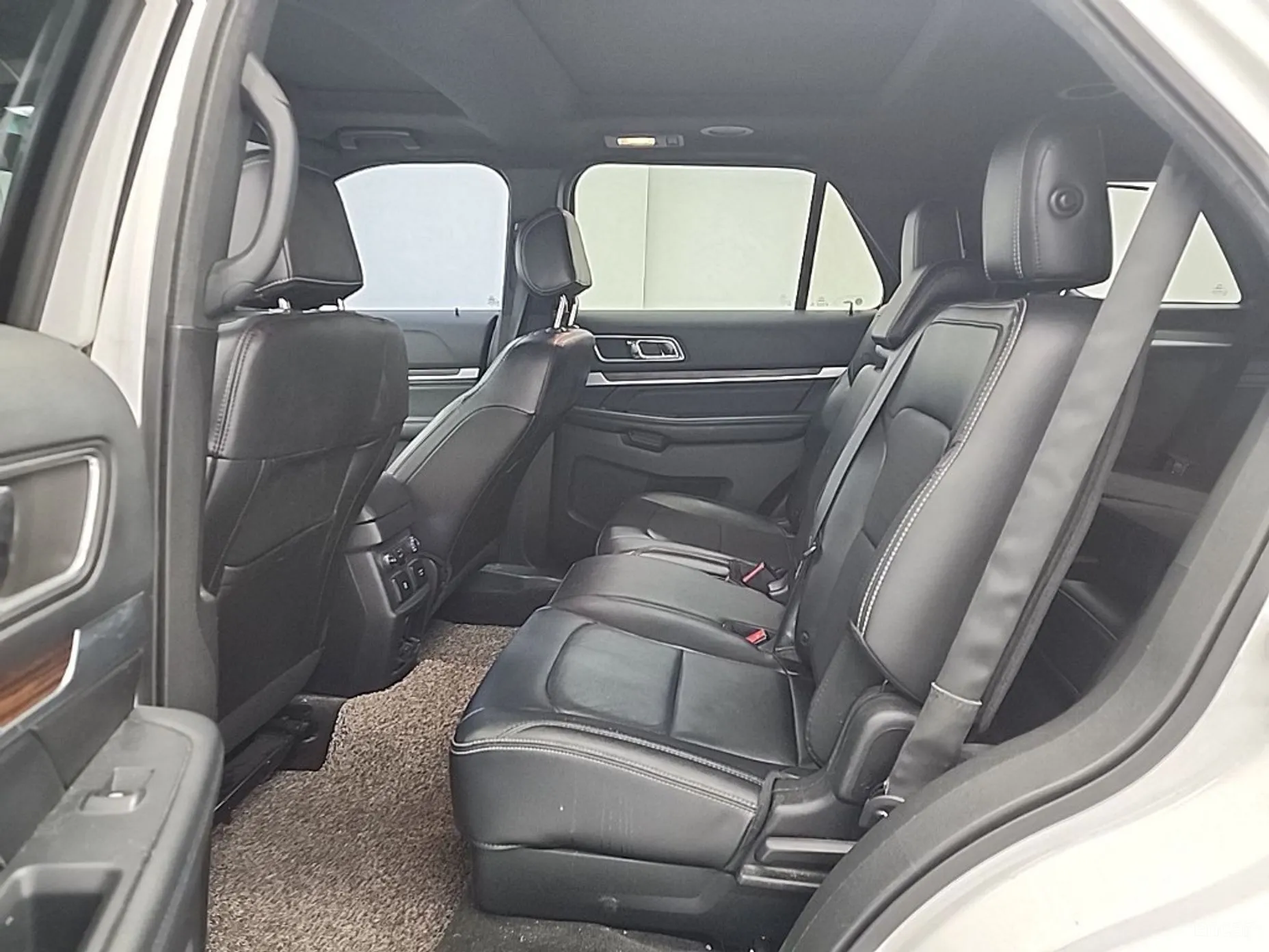 Ford Explorer превью 12