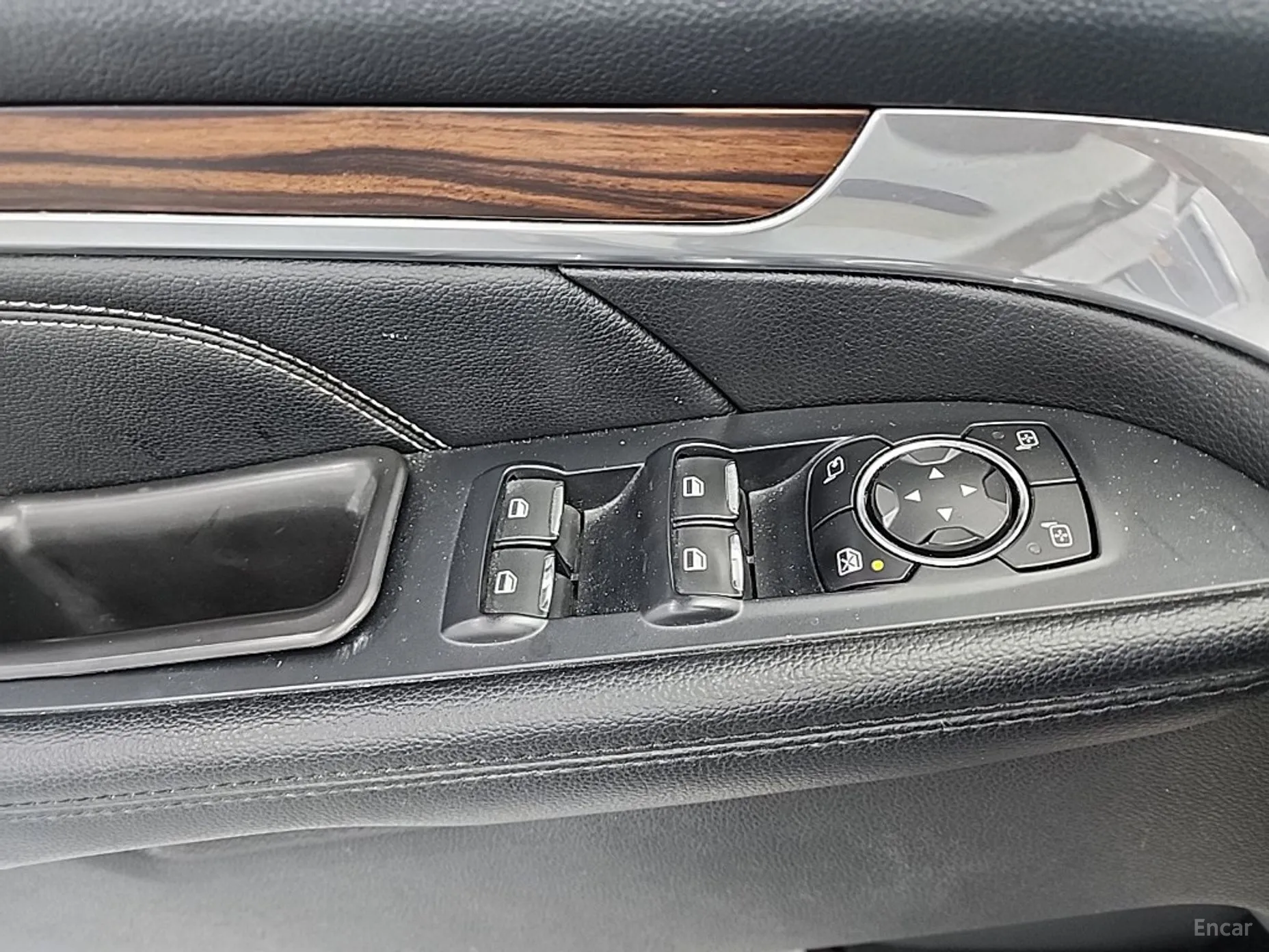 Ford Explorer превью 16