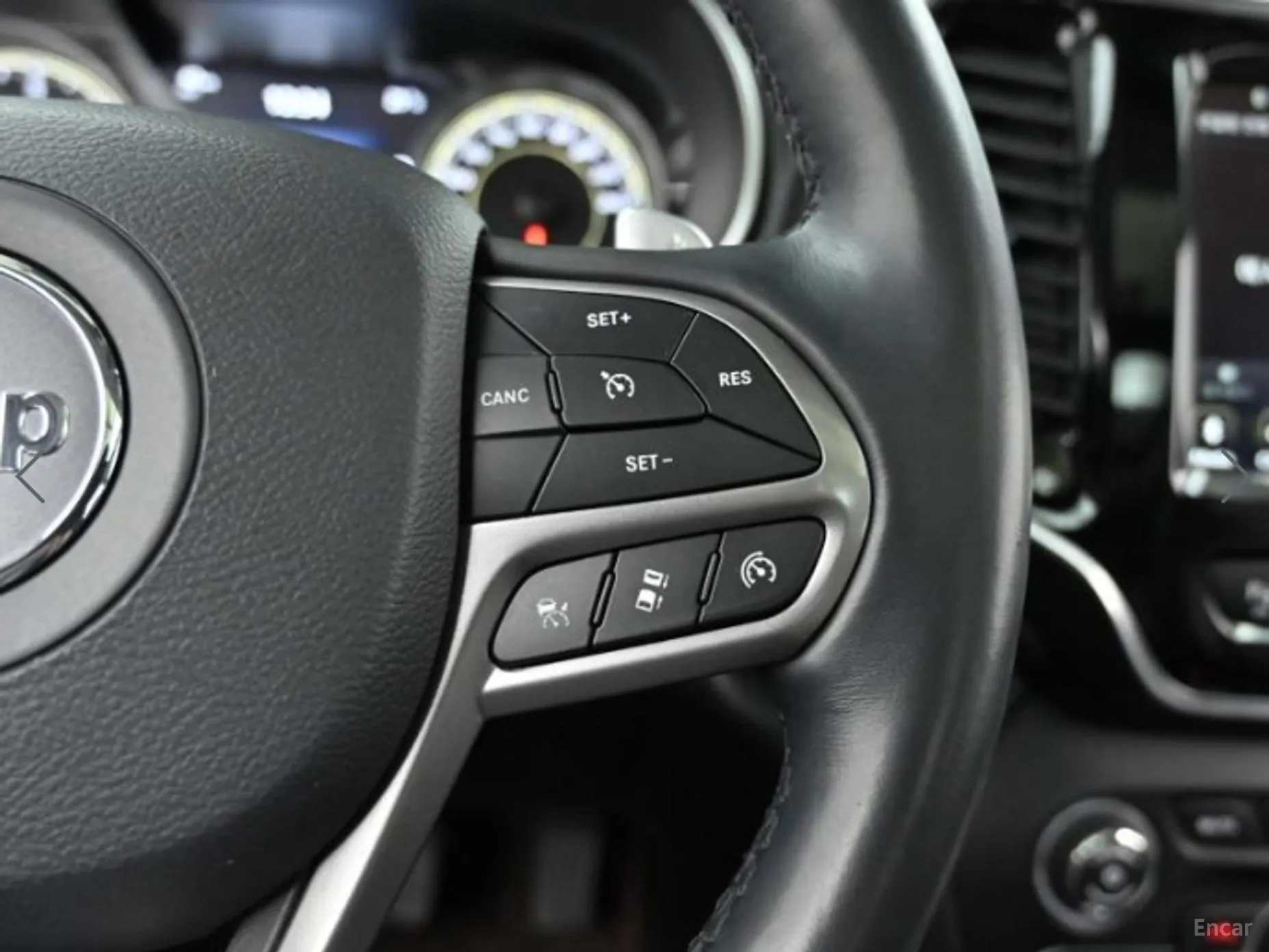 Jeep Cherokee (KL) превью 16