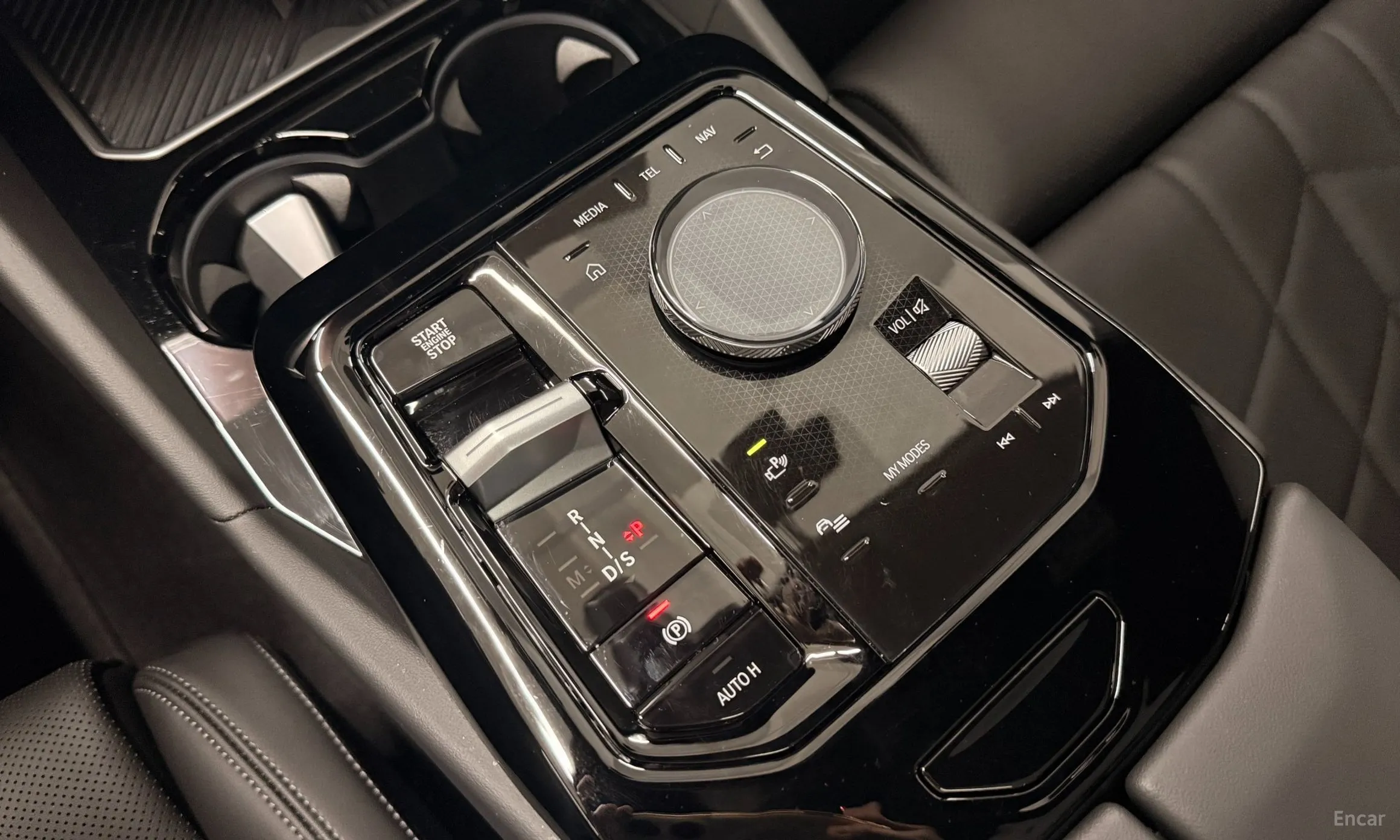 BMW 5 Series (G60) превью 9