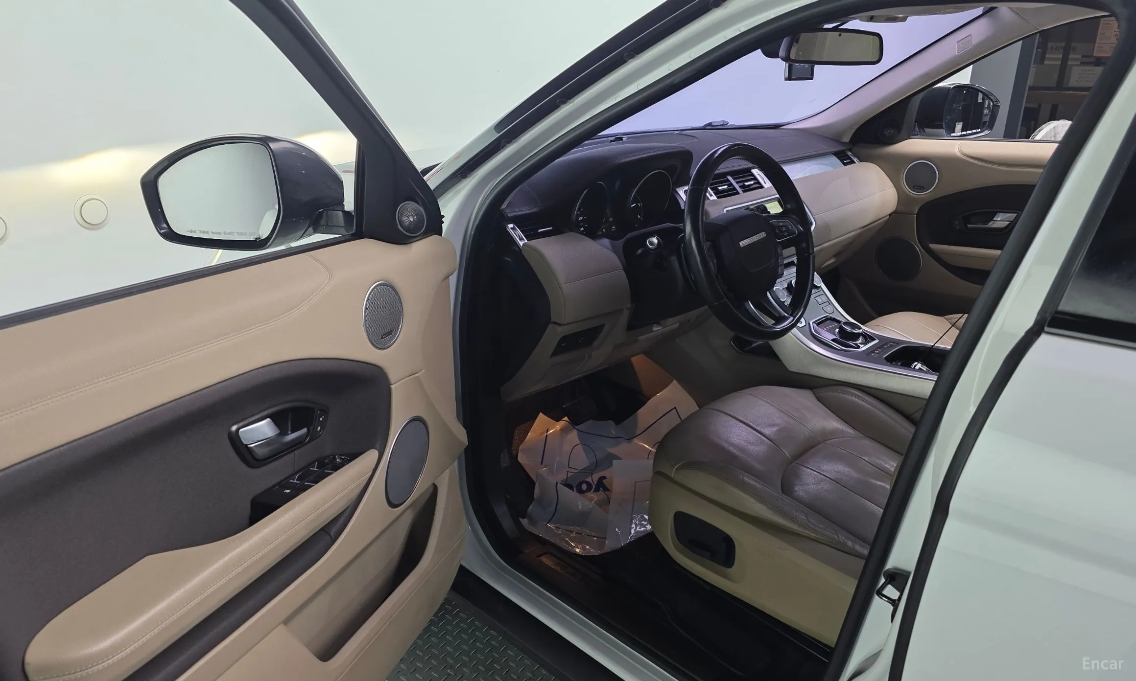 Land Rover Range Rover Evoque превью 10