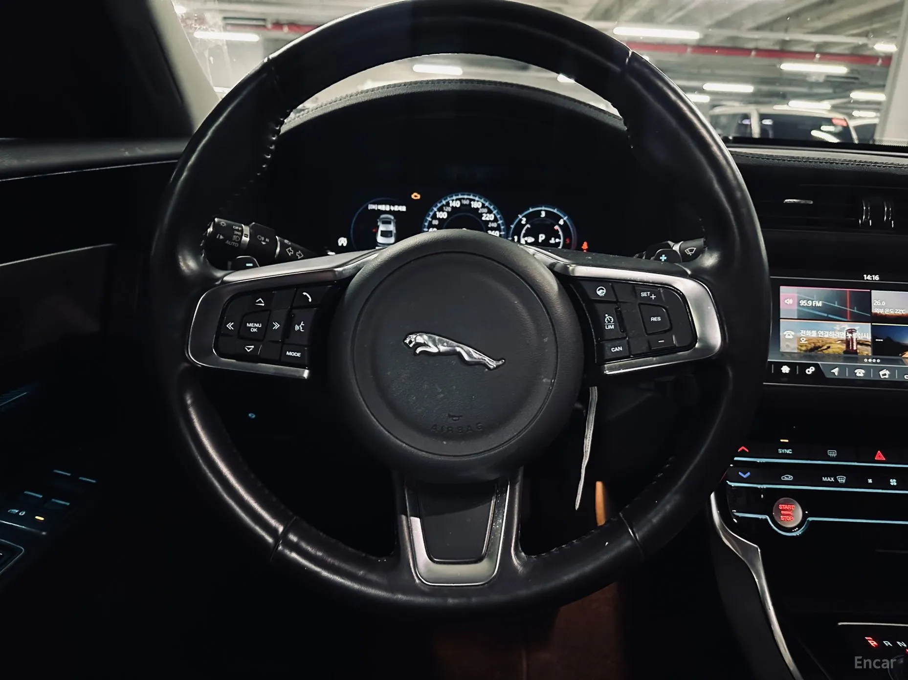 Jaguar XF (x260) превью 13