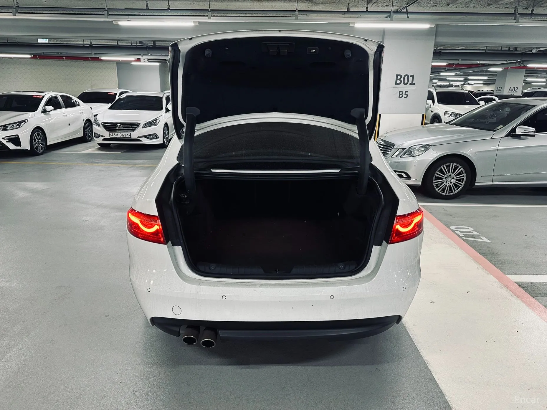 Jaguar XF (x260) превью 5