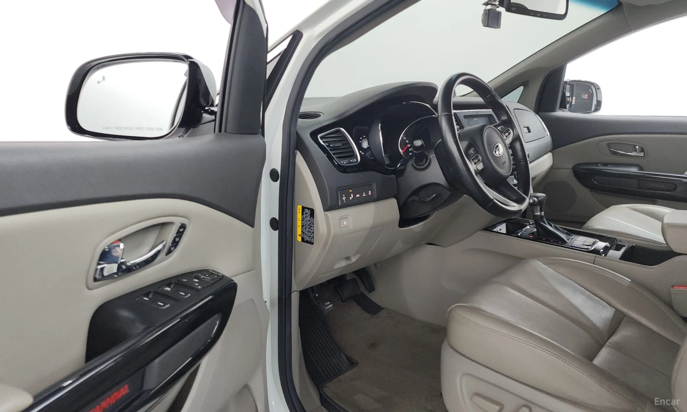Kia Carnival превью 10