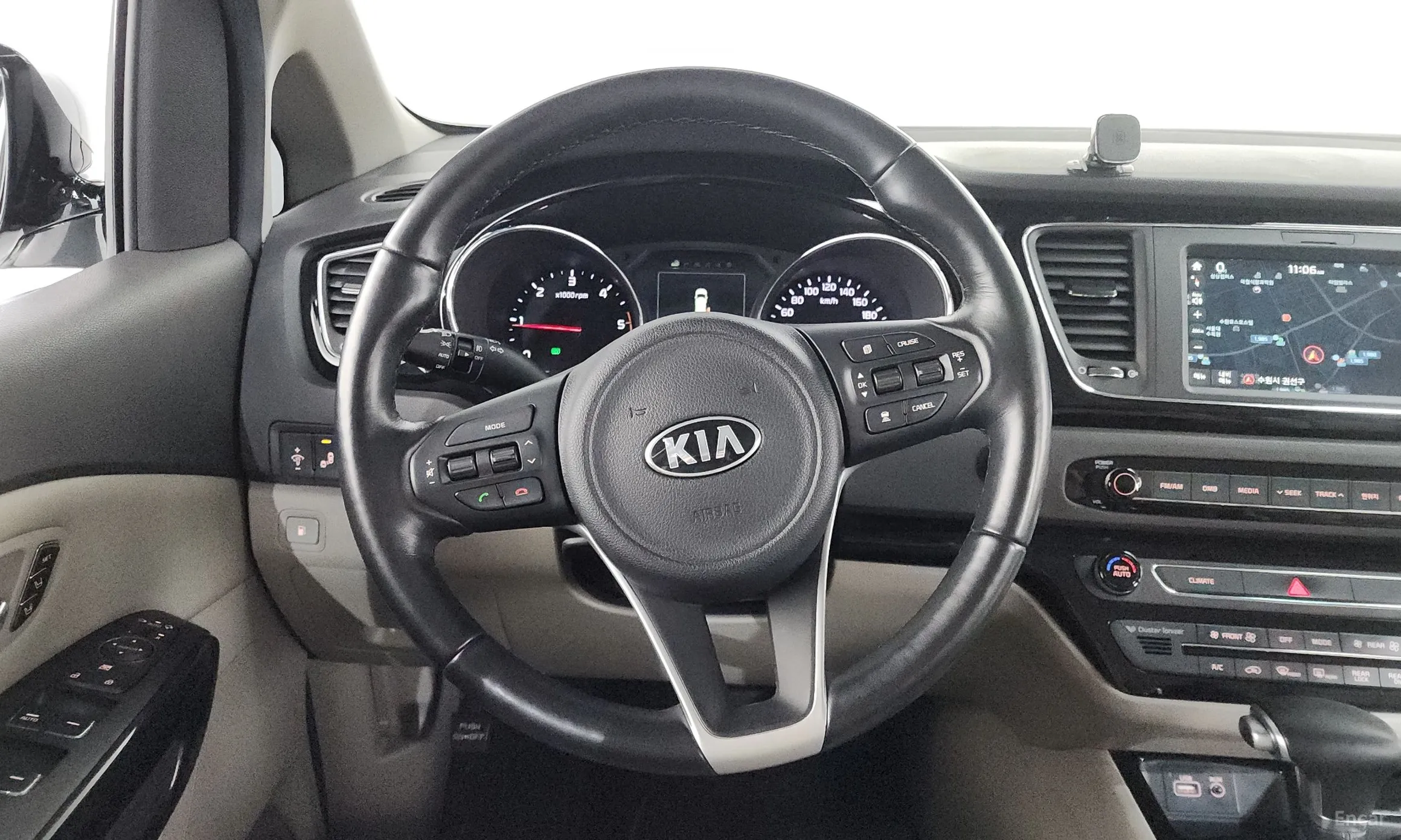 Kia Carnival превью 14