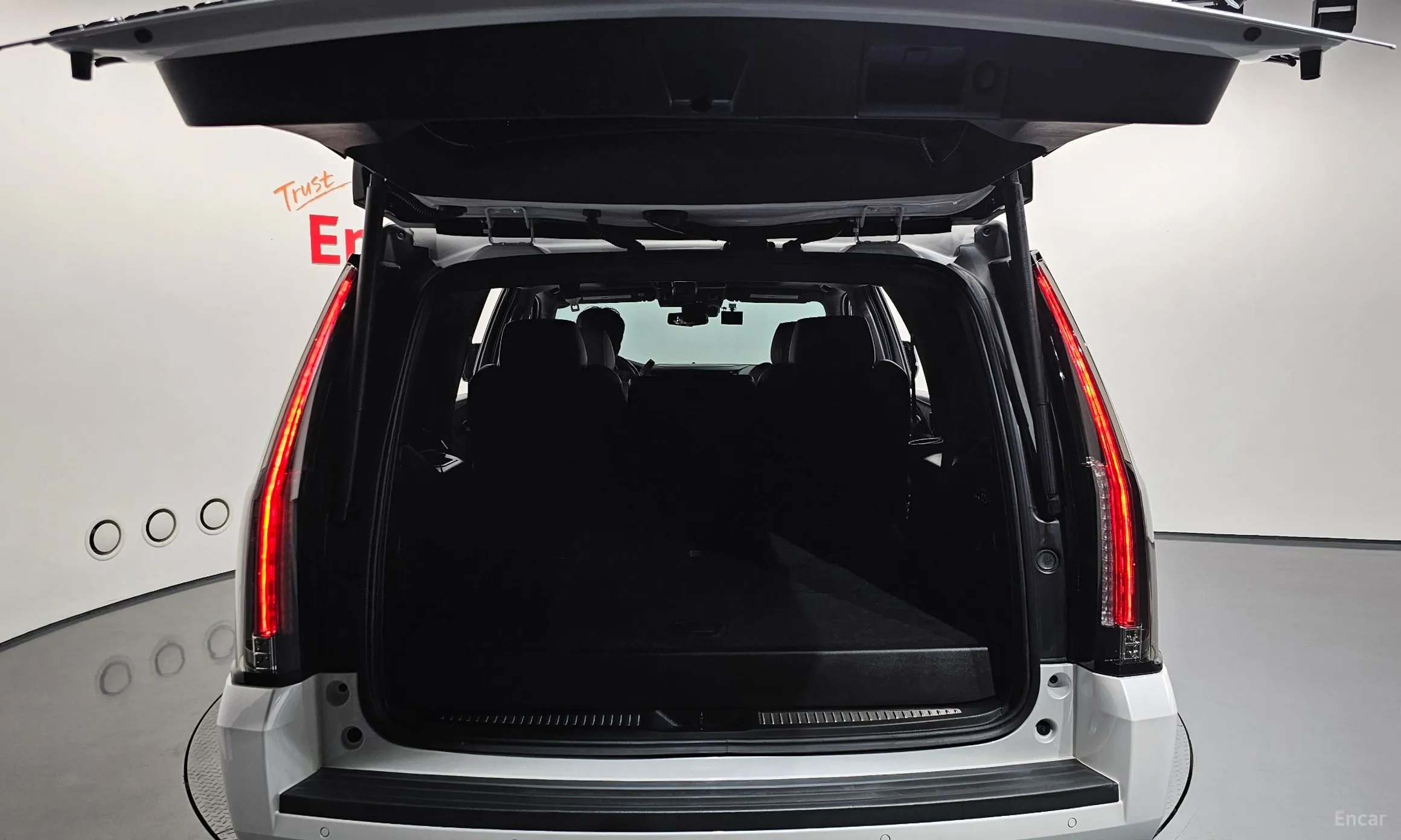 Cadillac Escalade превью 17