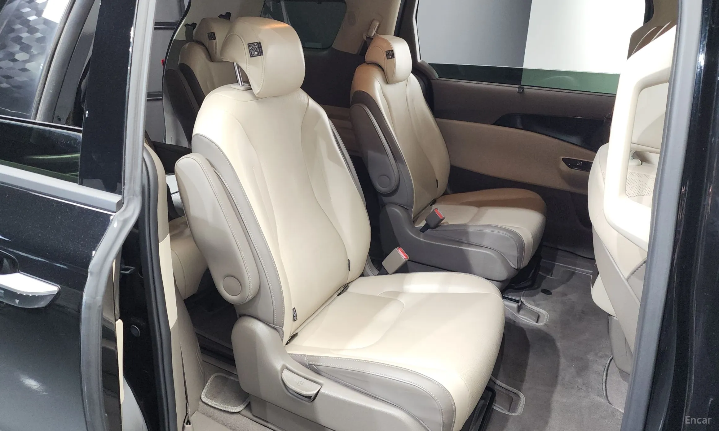 Kia Carnival Gen 4 превью 11