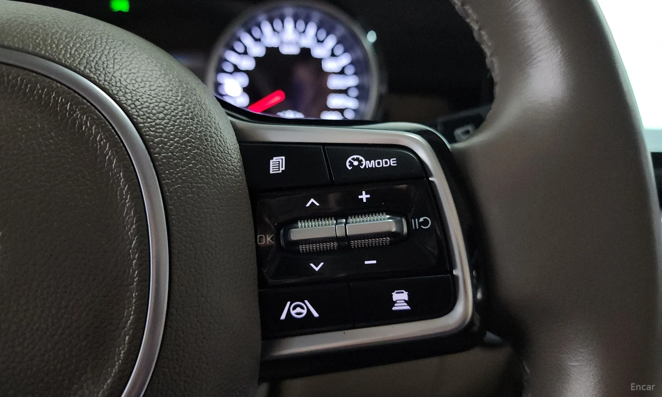 Kia Carnival Gen 4 превью 16