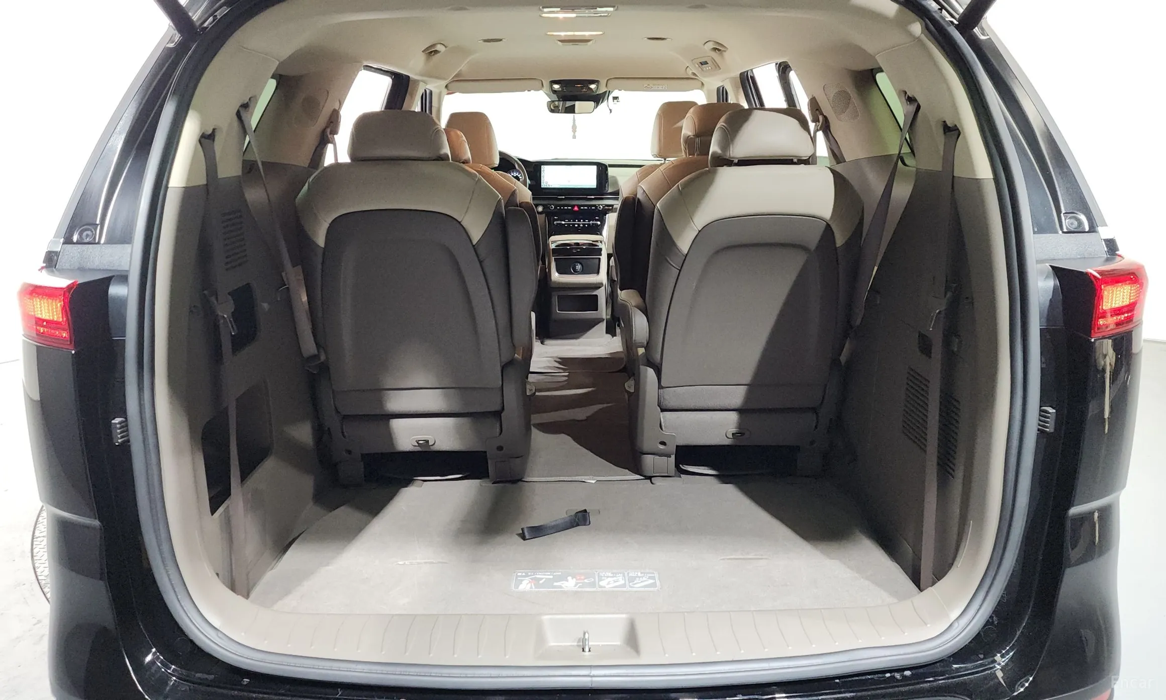 Kia Carnival Gen 4 превью 19