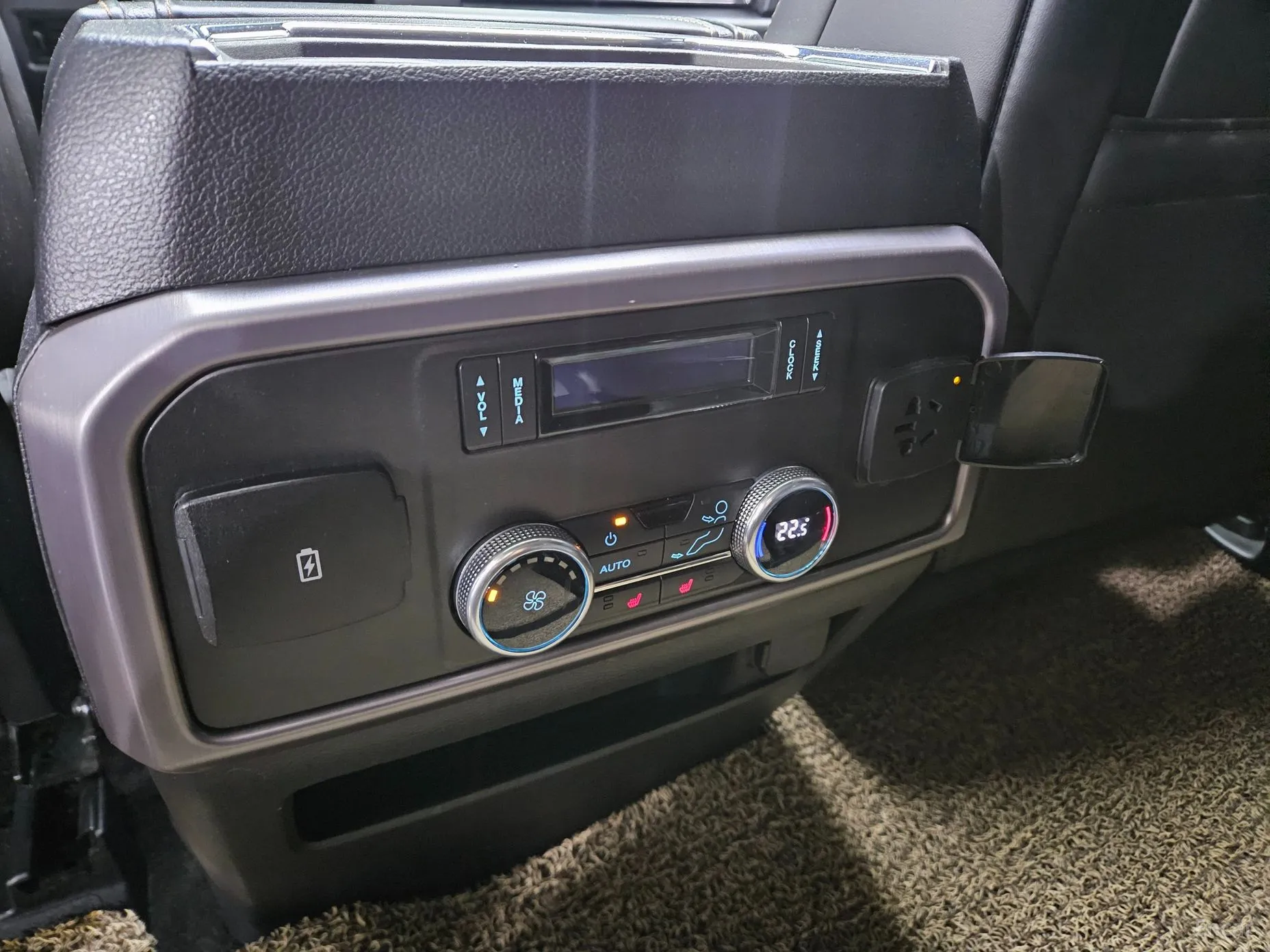 Ford Expedition превью 9