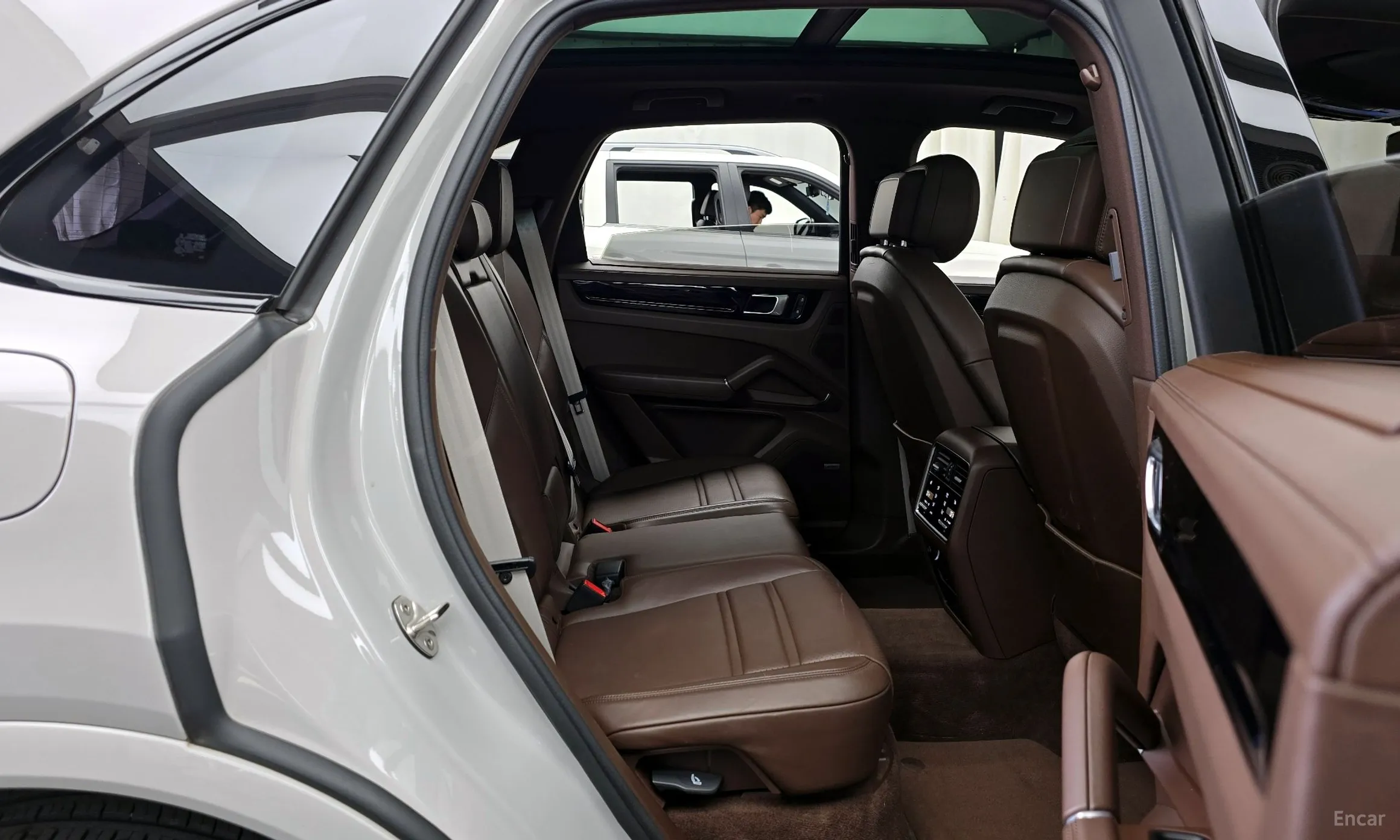 Porsche Cayenne (PO536) превью 11