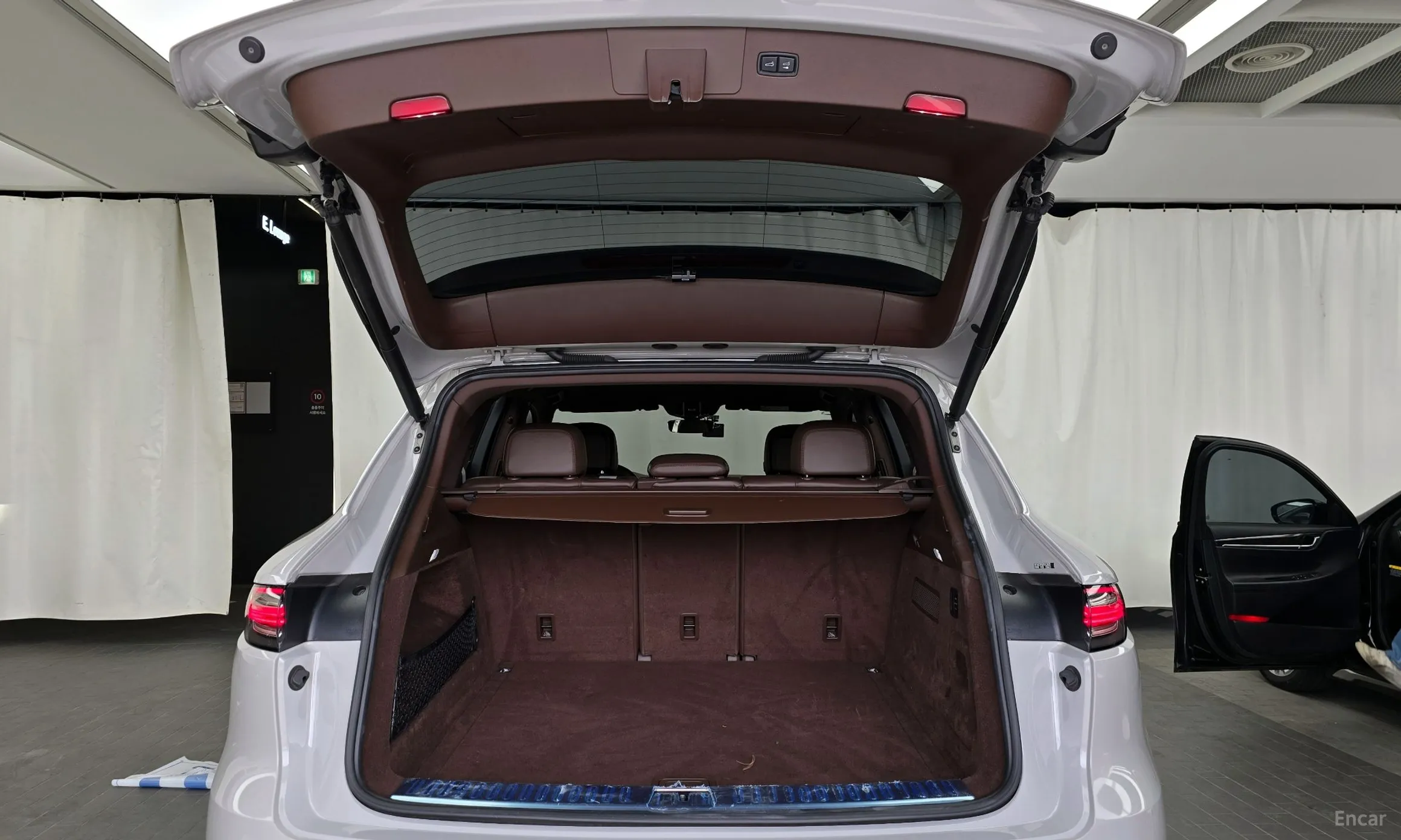 Porsche Cayenne (PO536) превью 20