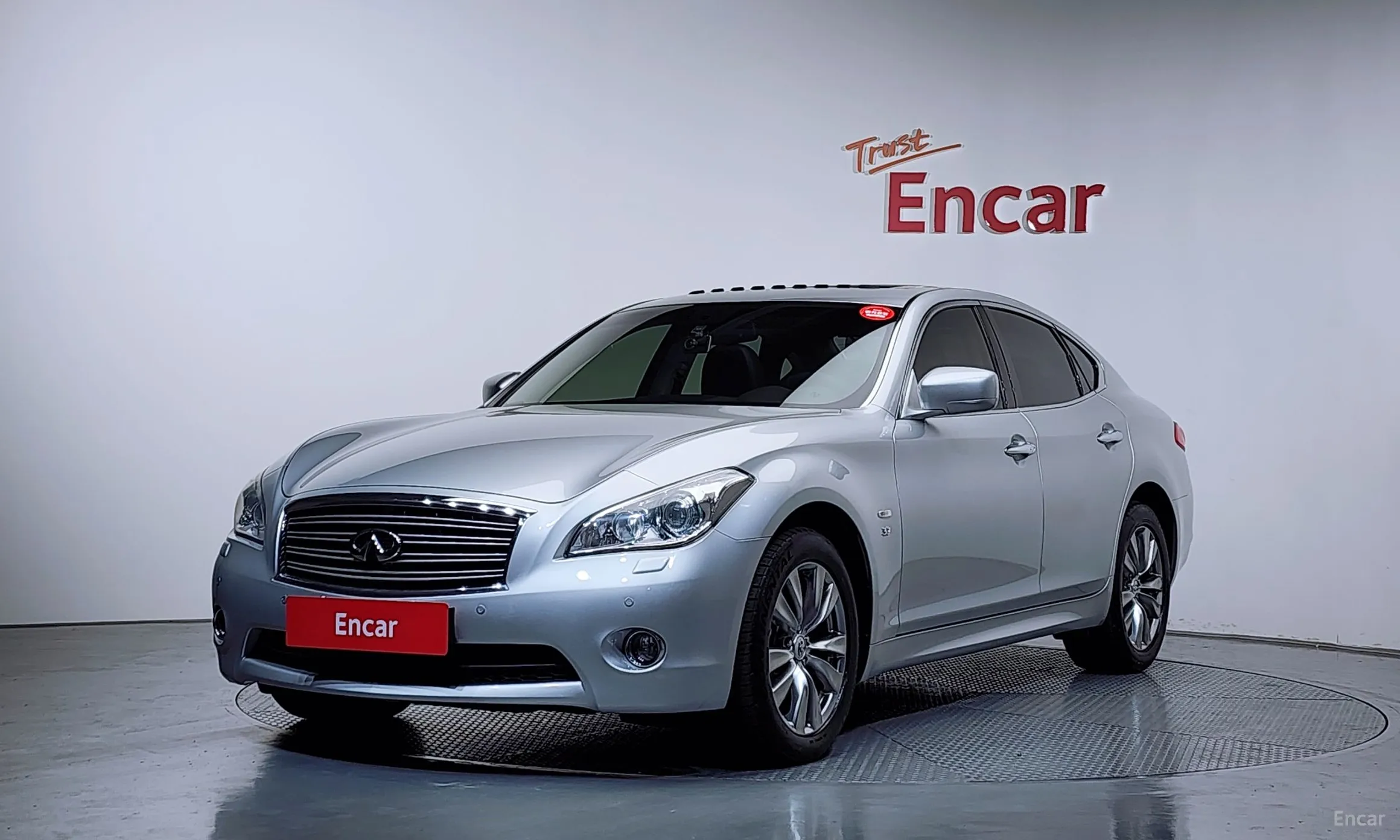 Infiniti Q70