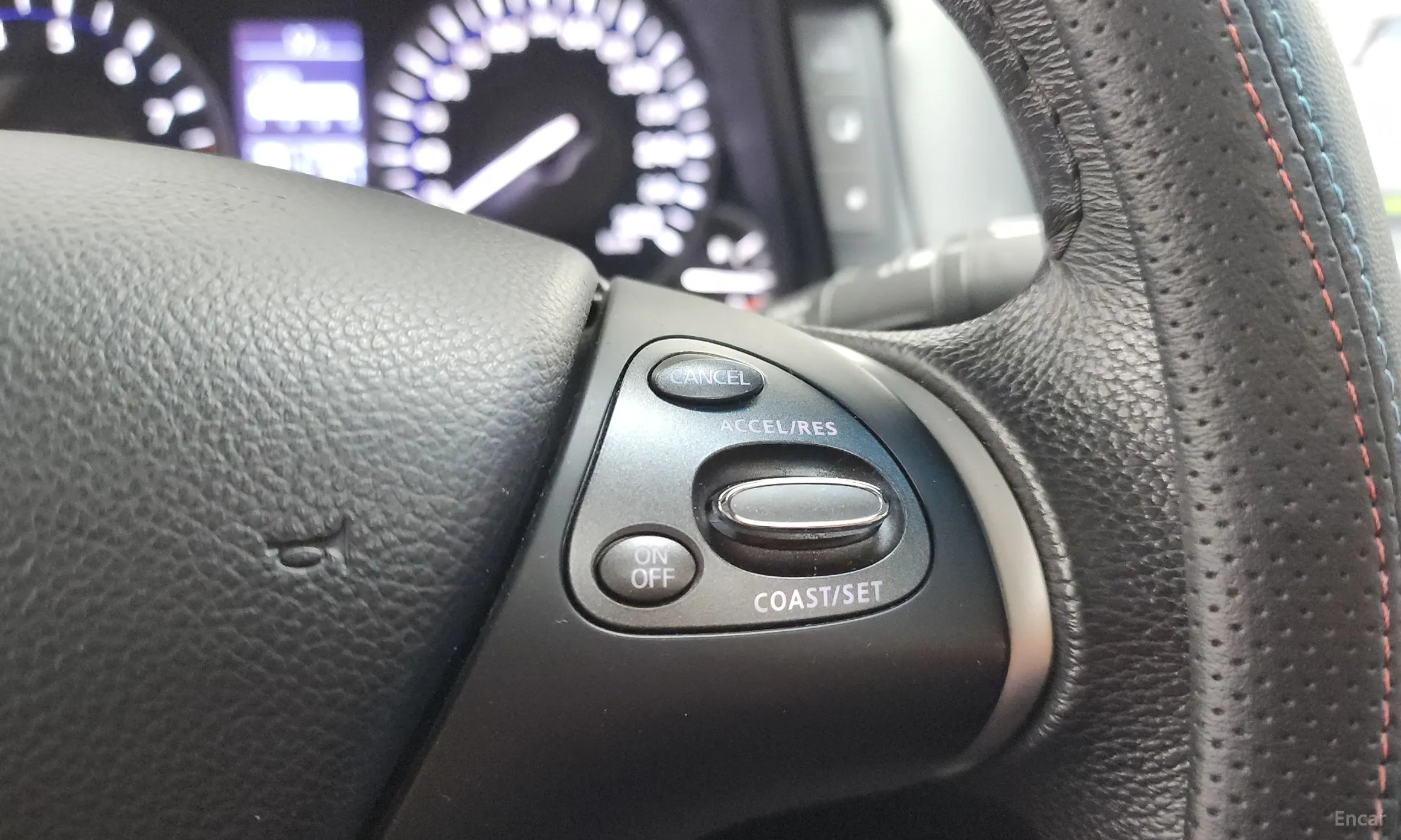 Infiniti Q70 превью 15