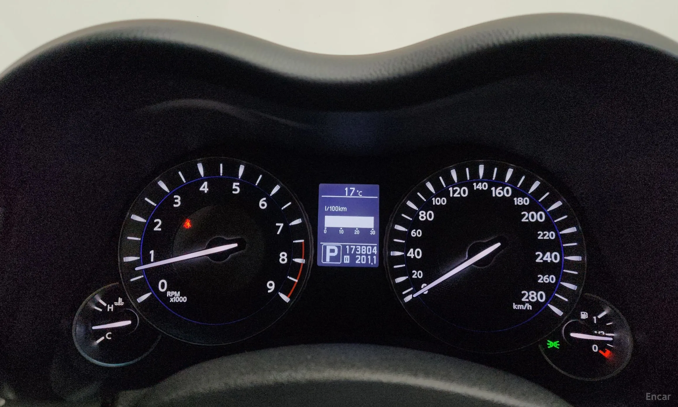 Infiniti Q70 превью 8