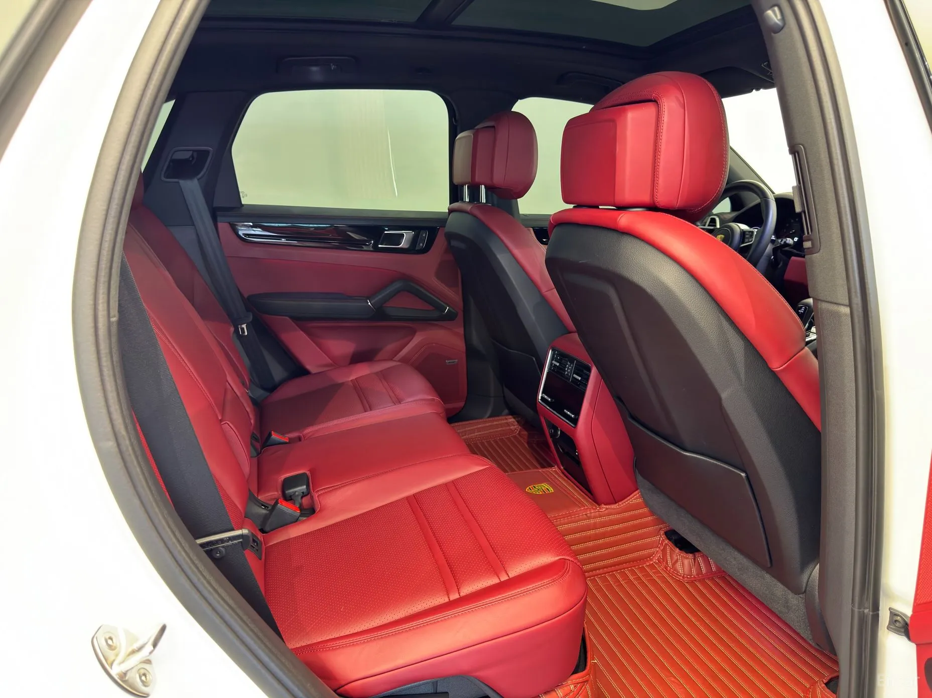 Porsche Cayenne (PO536) превью 10