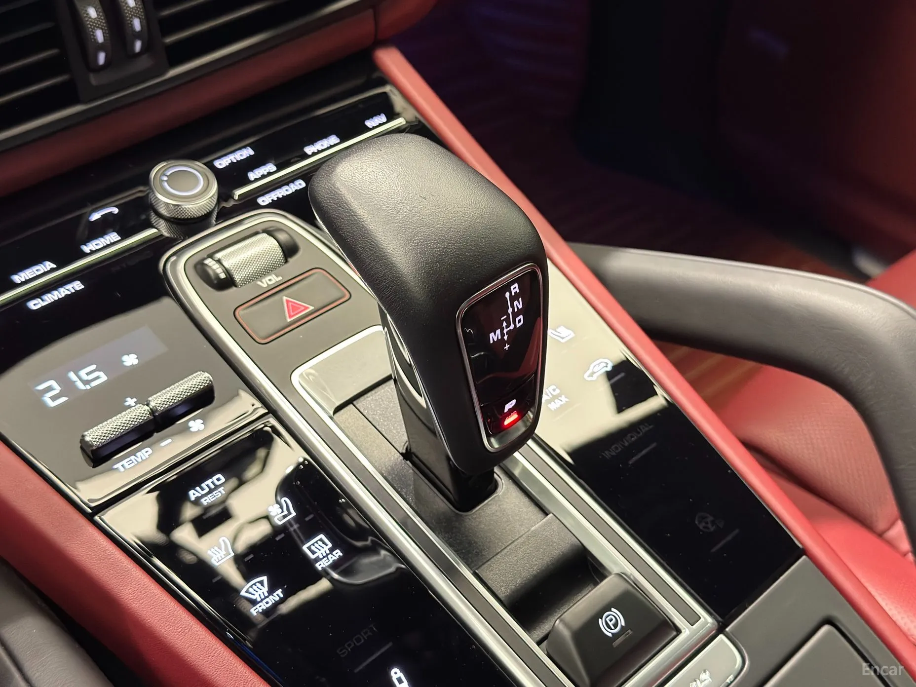 Porsche Cayenne (PO536) превью 16