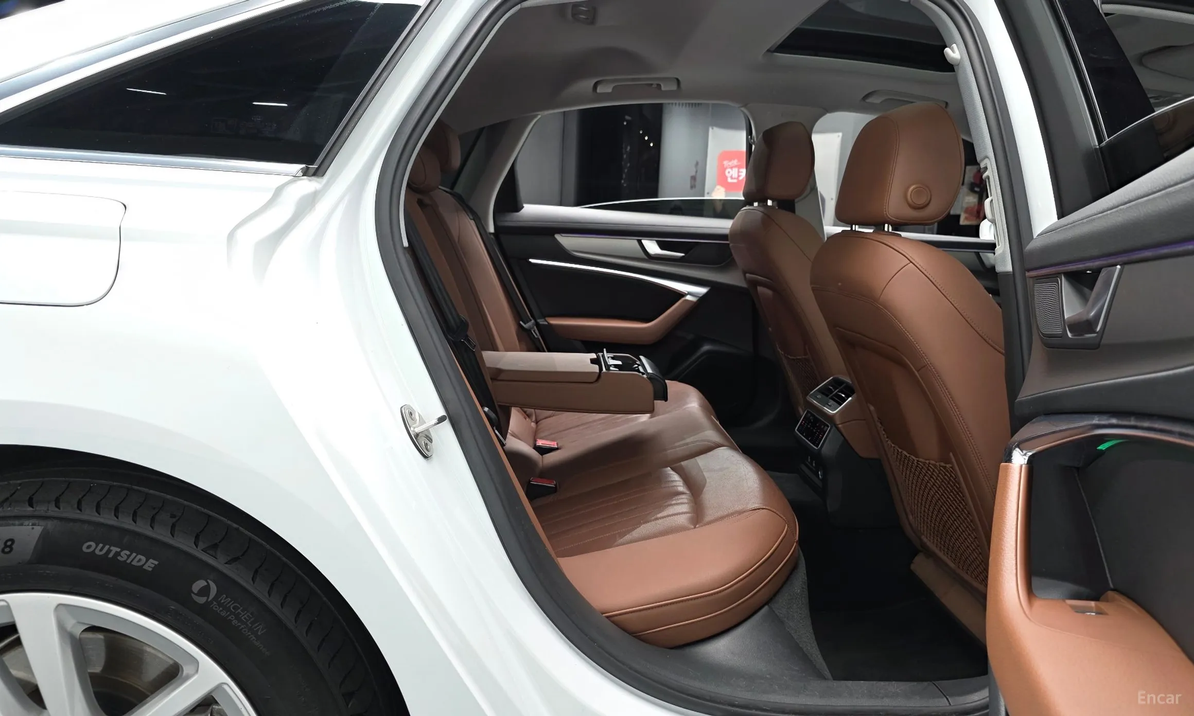 Audi A6 (C8) превью 11