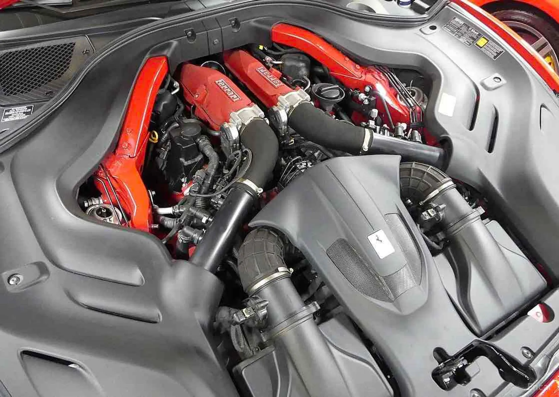 Ferrari Portofino превью 5