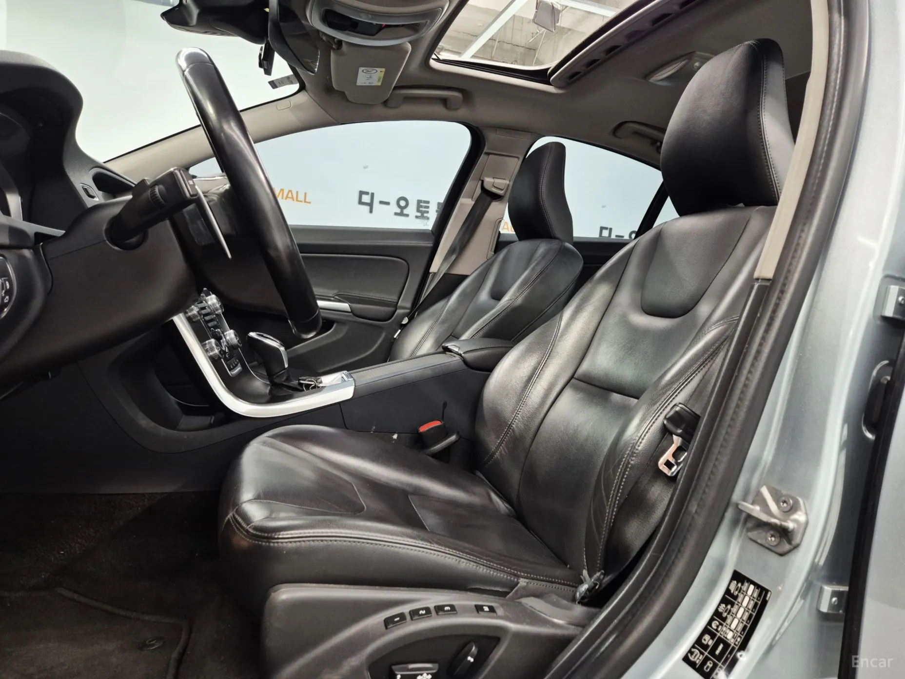 Volvo S60 превью 16