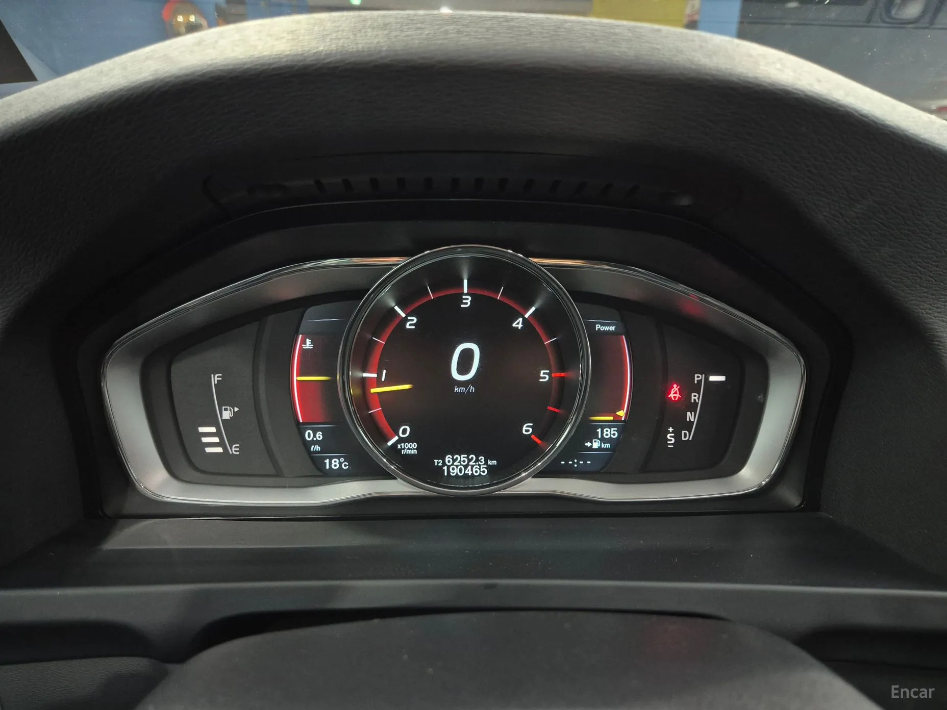 Volvo S60 превью 18