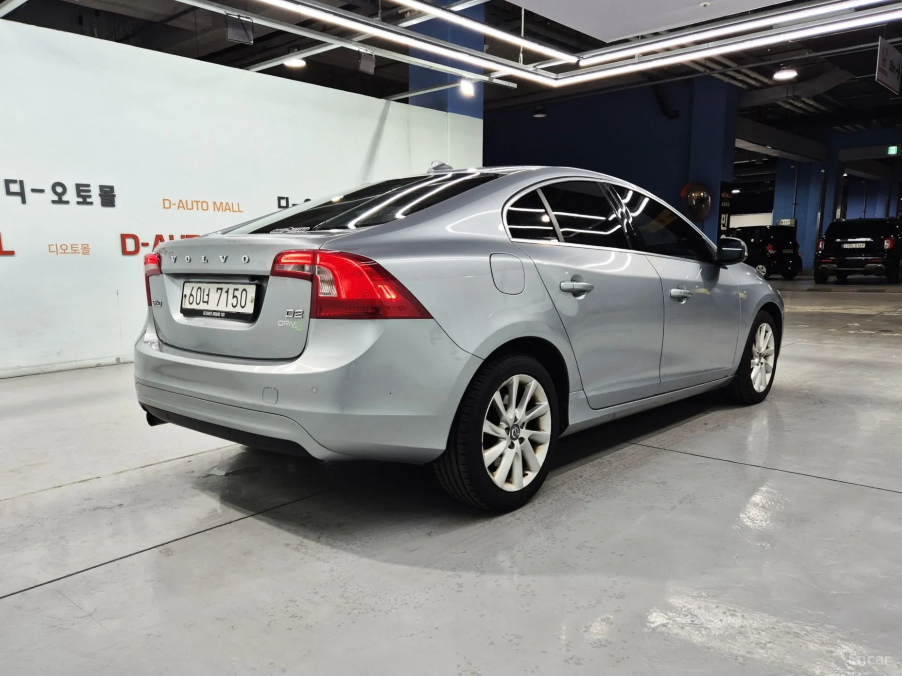 Volvo S60 превью 5