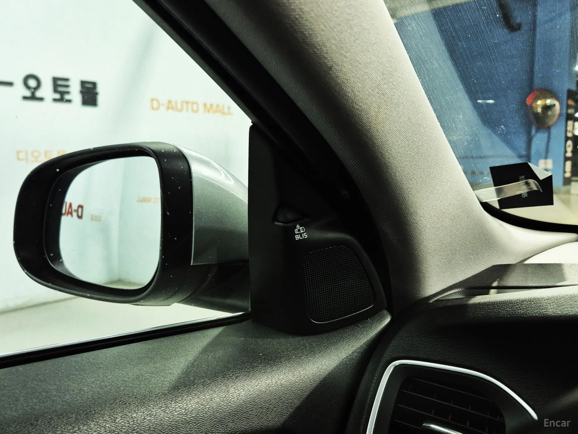 Volvo S60 превью 9