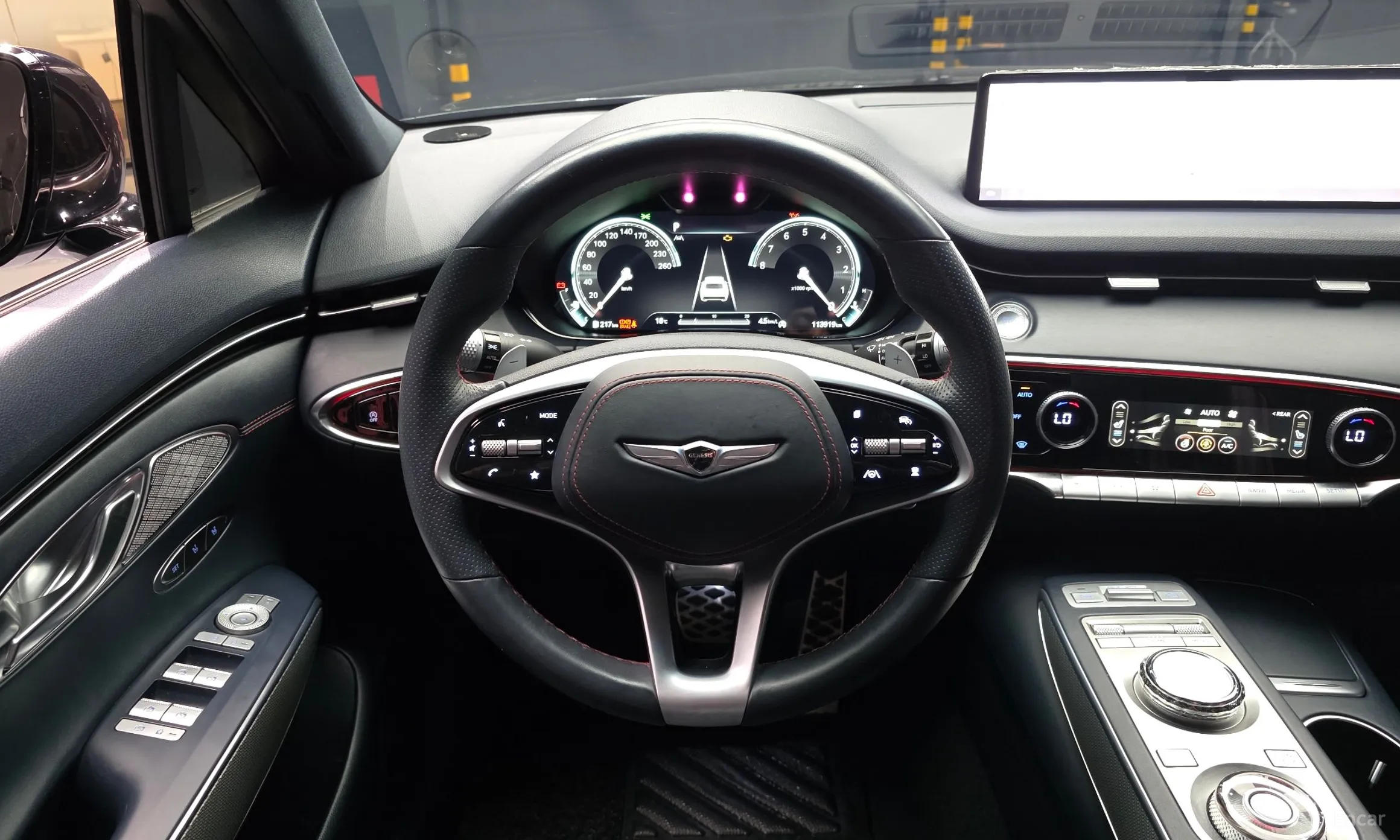 Genesis GV70 превью 13