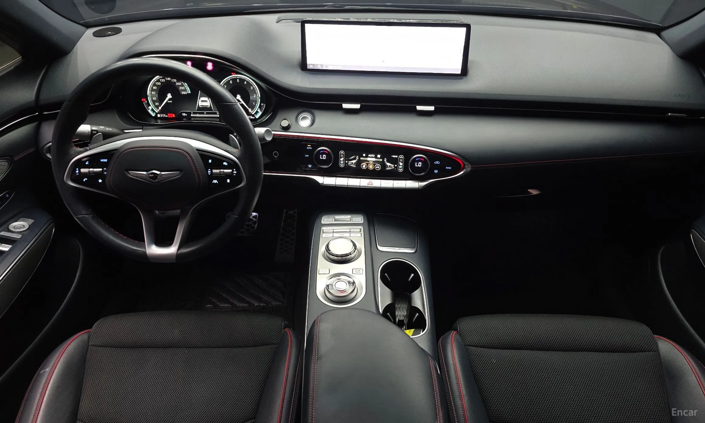 Genesis GV70 превью 7