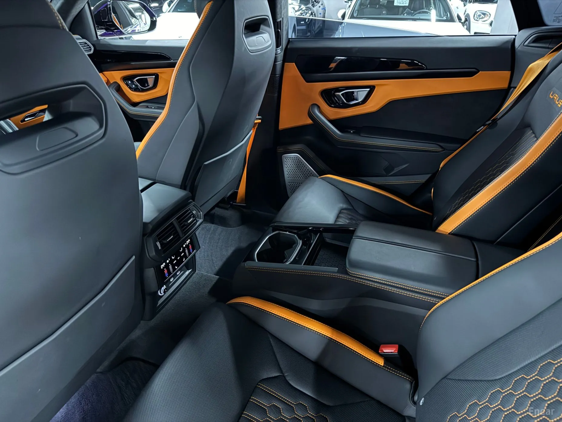 Lamborghini Urus превью 11