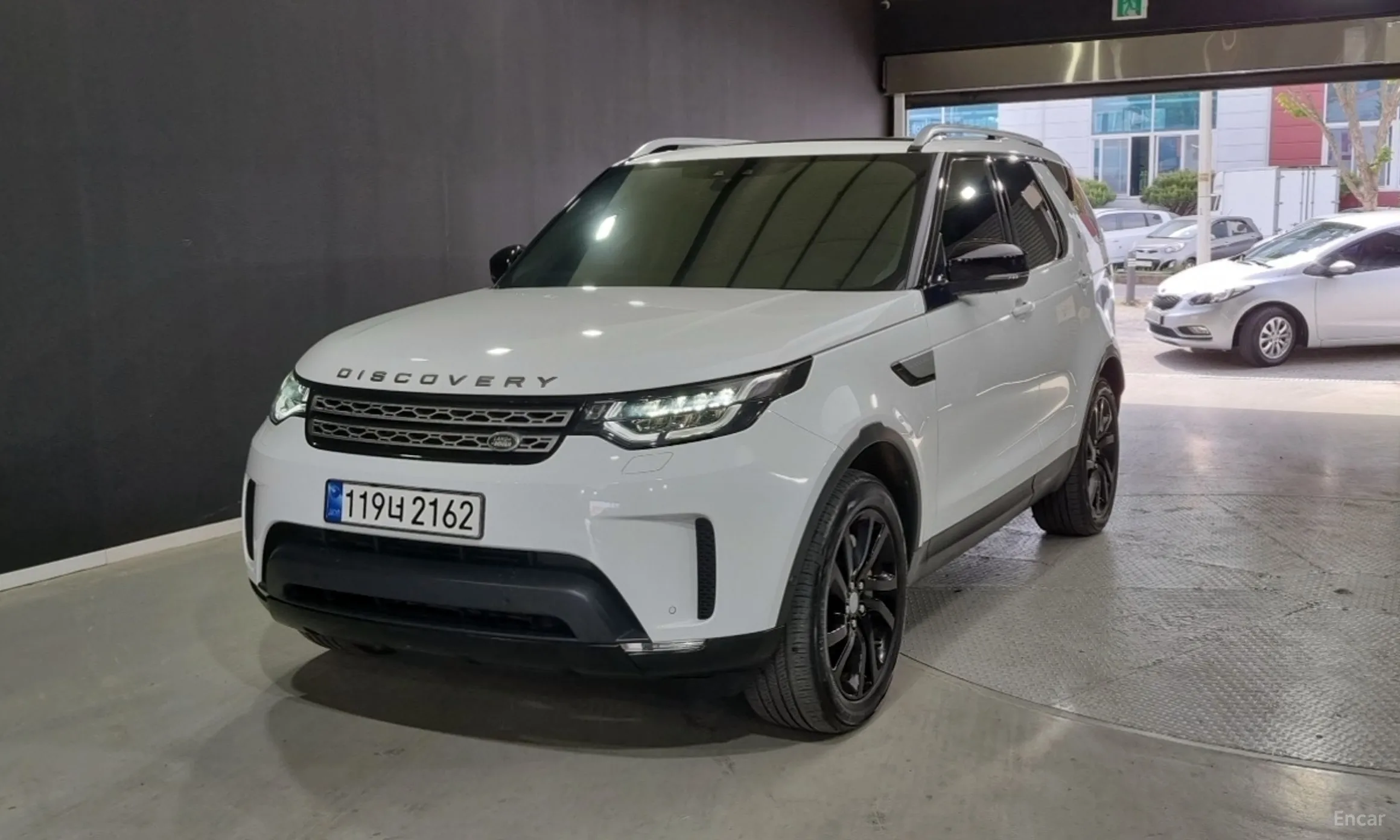 Land Rover Discovery 5