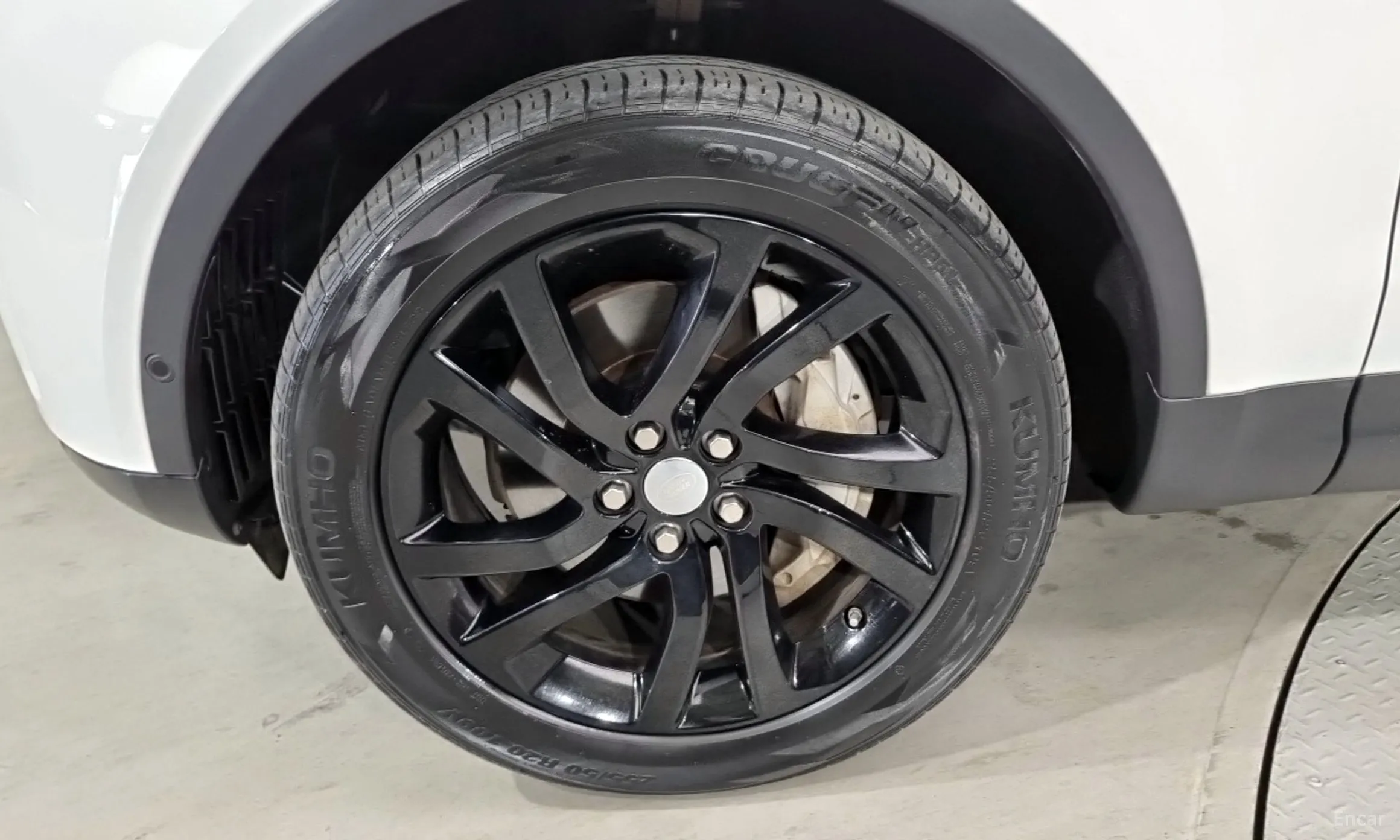 Land Rover Discovery 5 превью 17