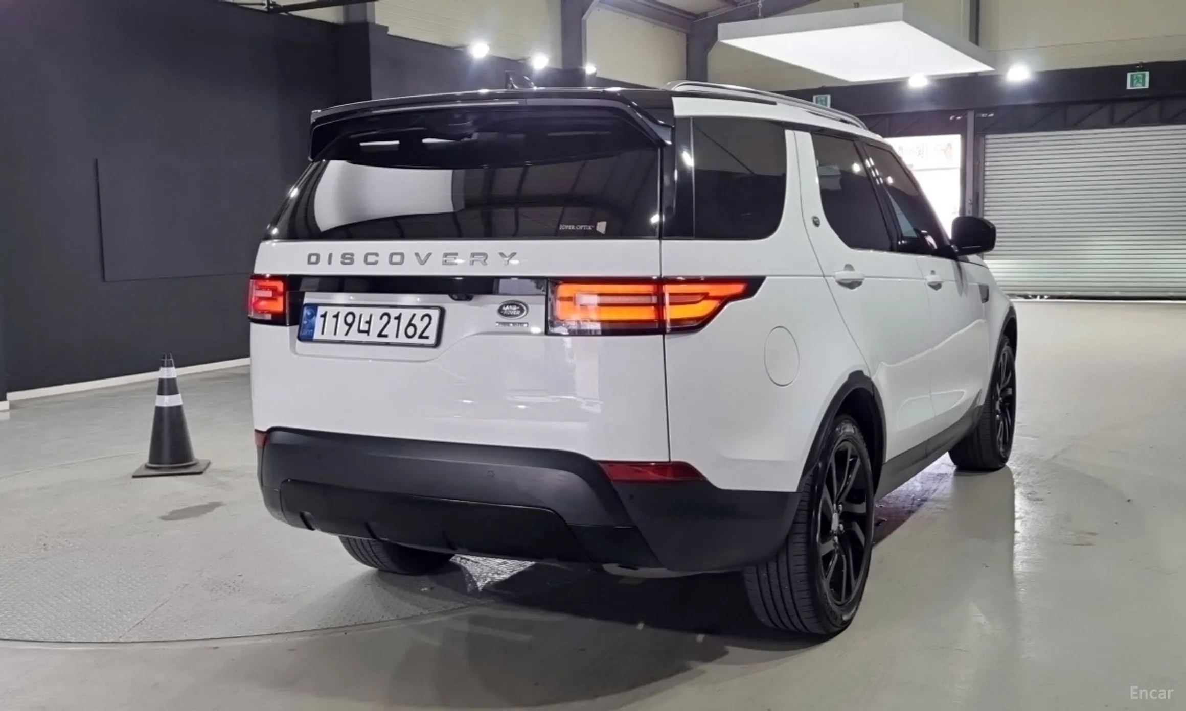 Land Rover Discovery 5 превью 3