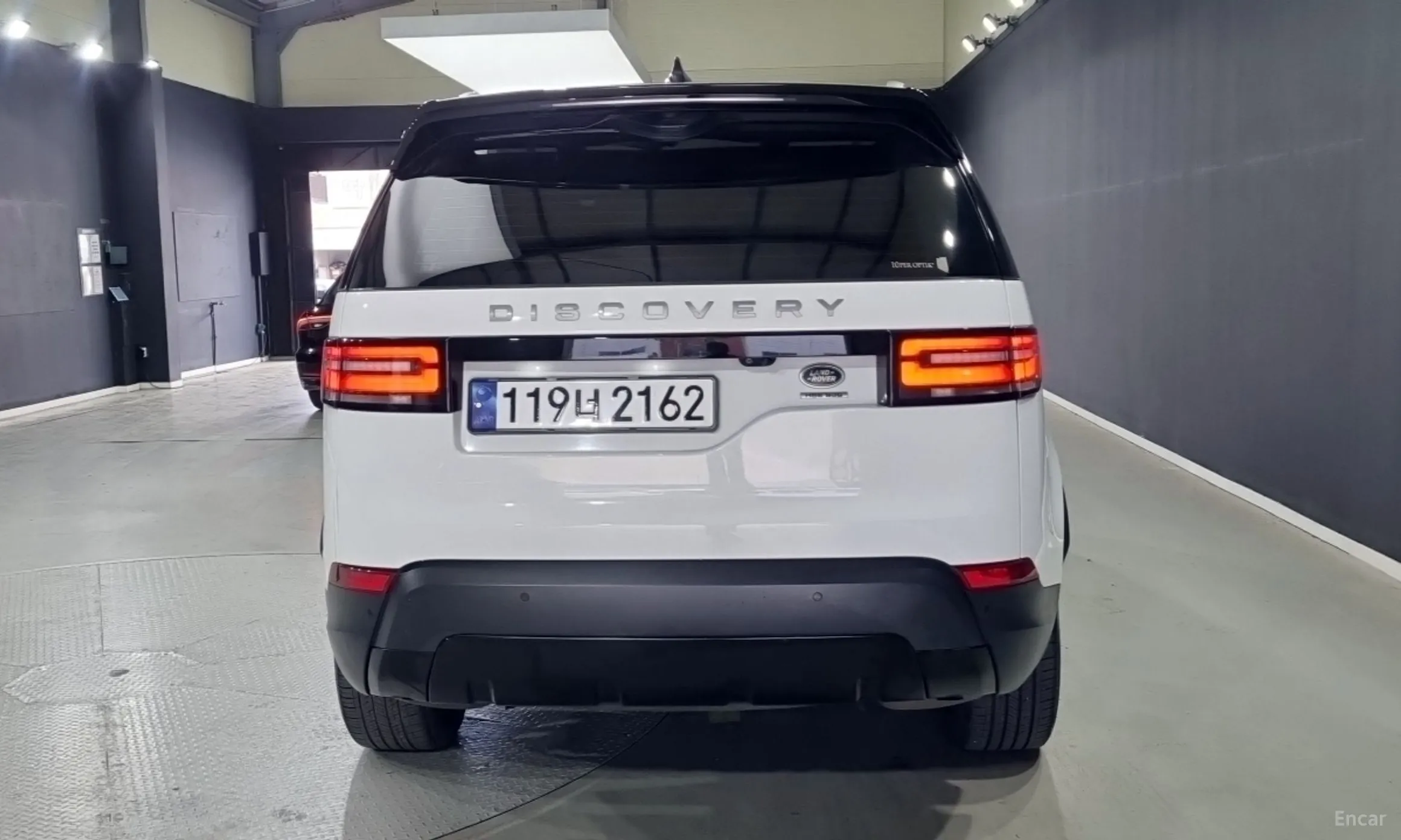 Land Rover Discovery 5 превью 4