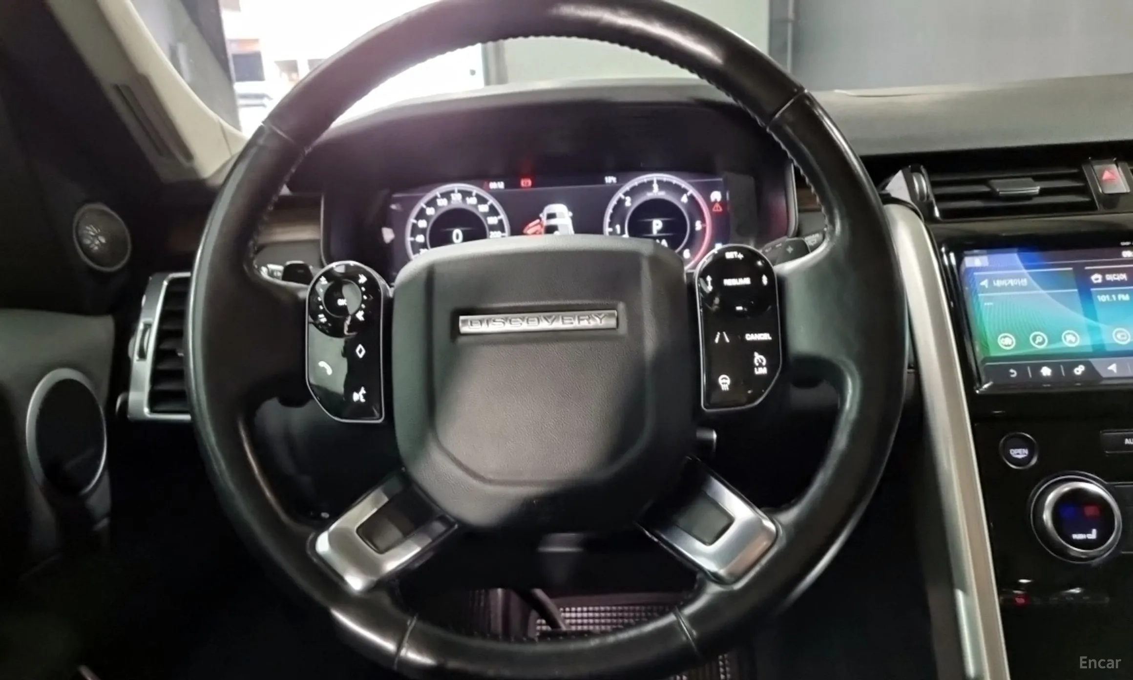 Land Rover Discovery 5 превью 8