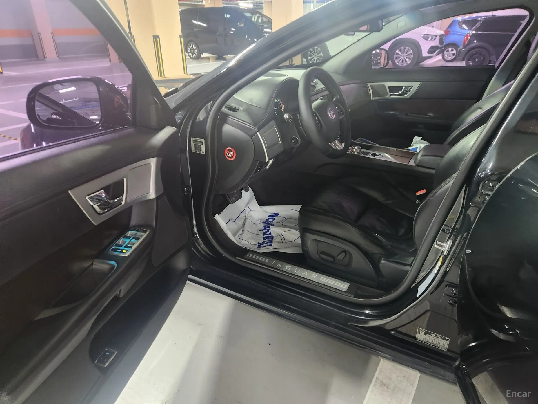 Jaguar XF превью 11
