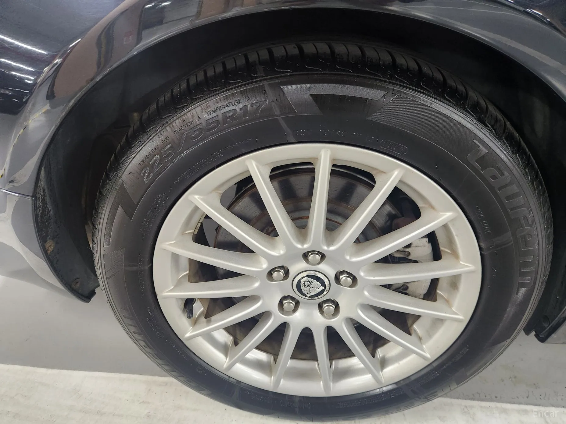 Jaguar XF превью 13