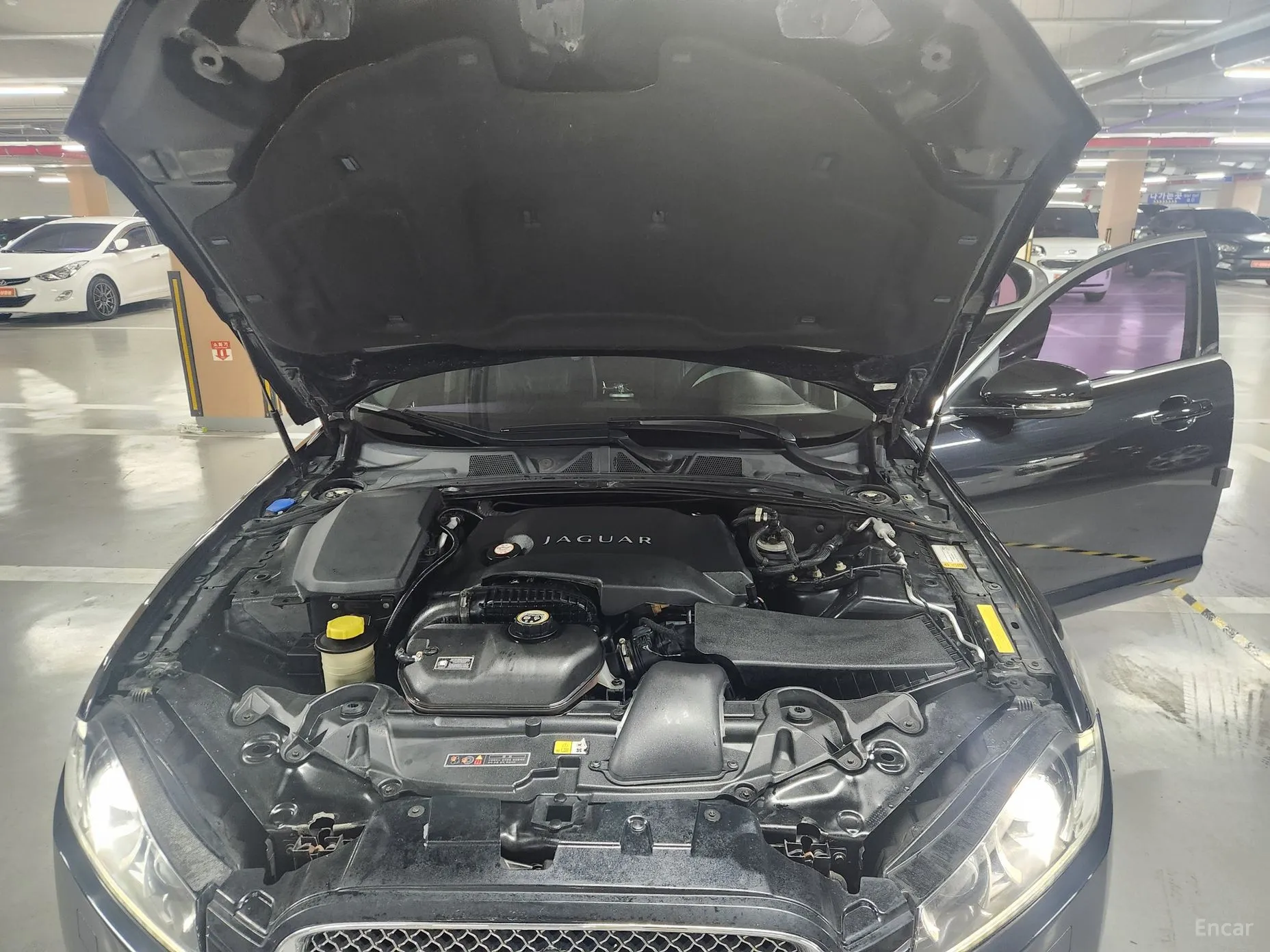 Jaguar XF превью 16