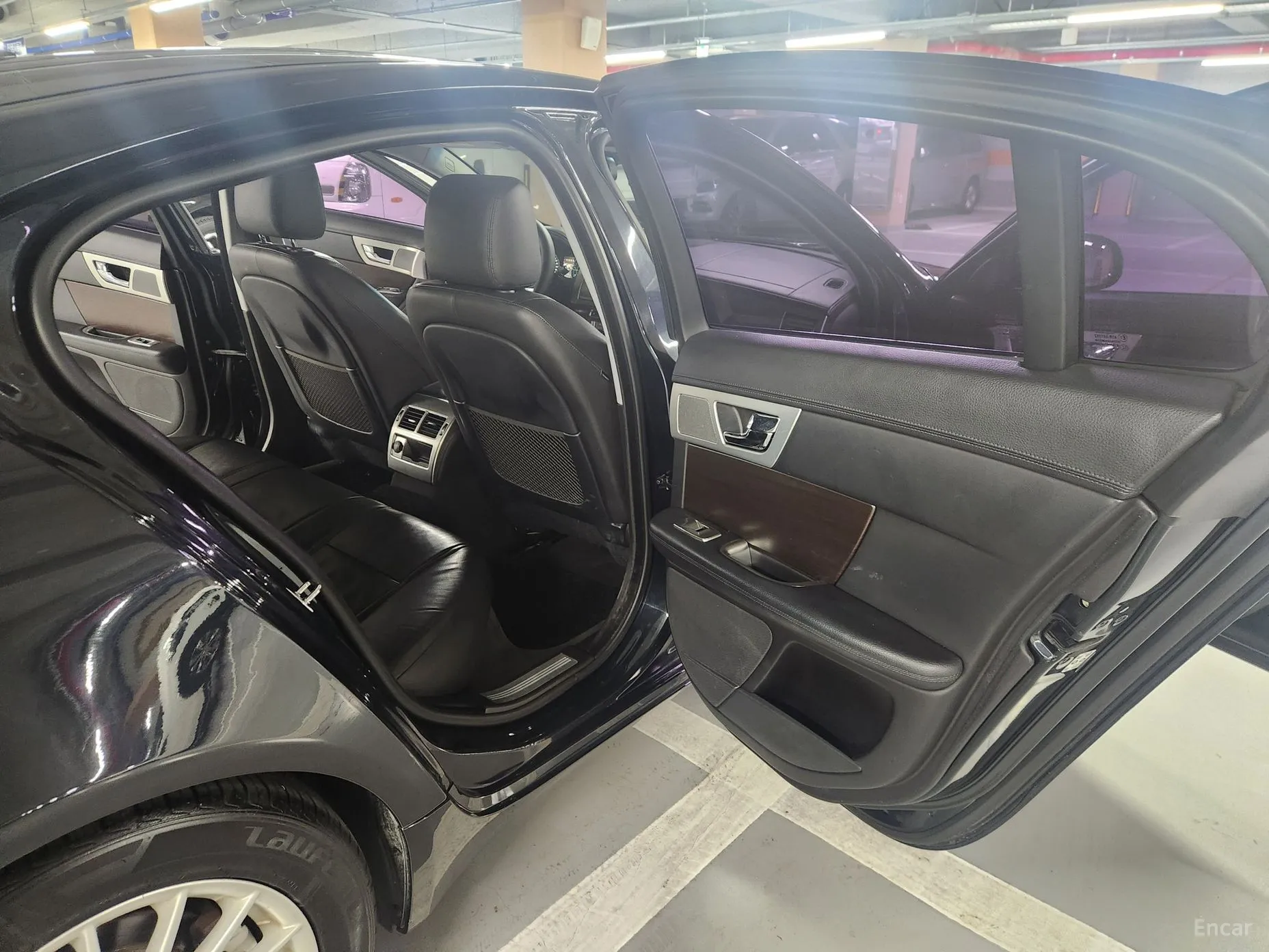 Jaguar XF превью 18