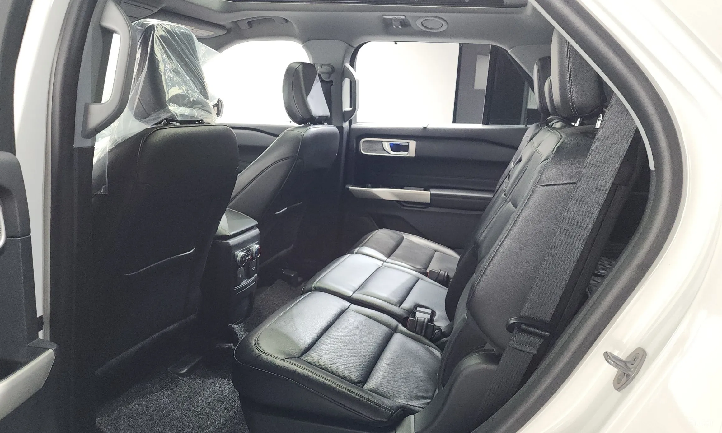 Ford Explorer 6th Generation превью 19