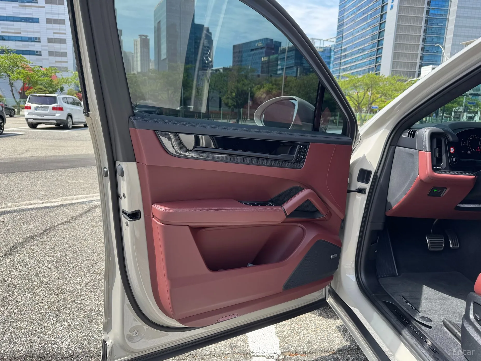 Porsche Cayenne (PO536) превью 7