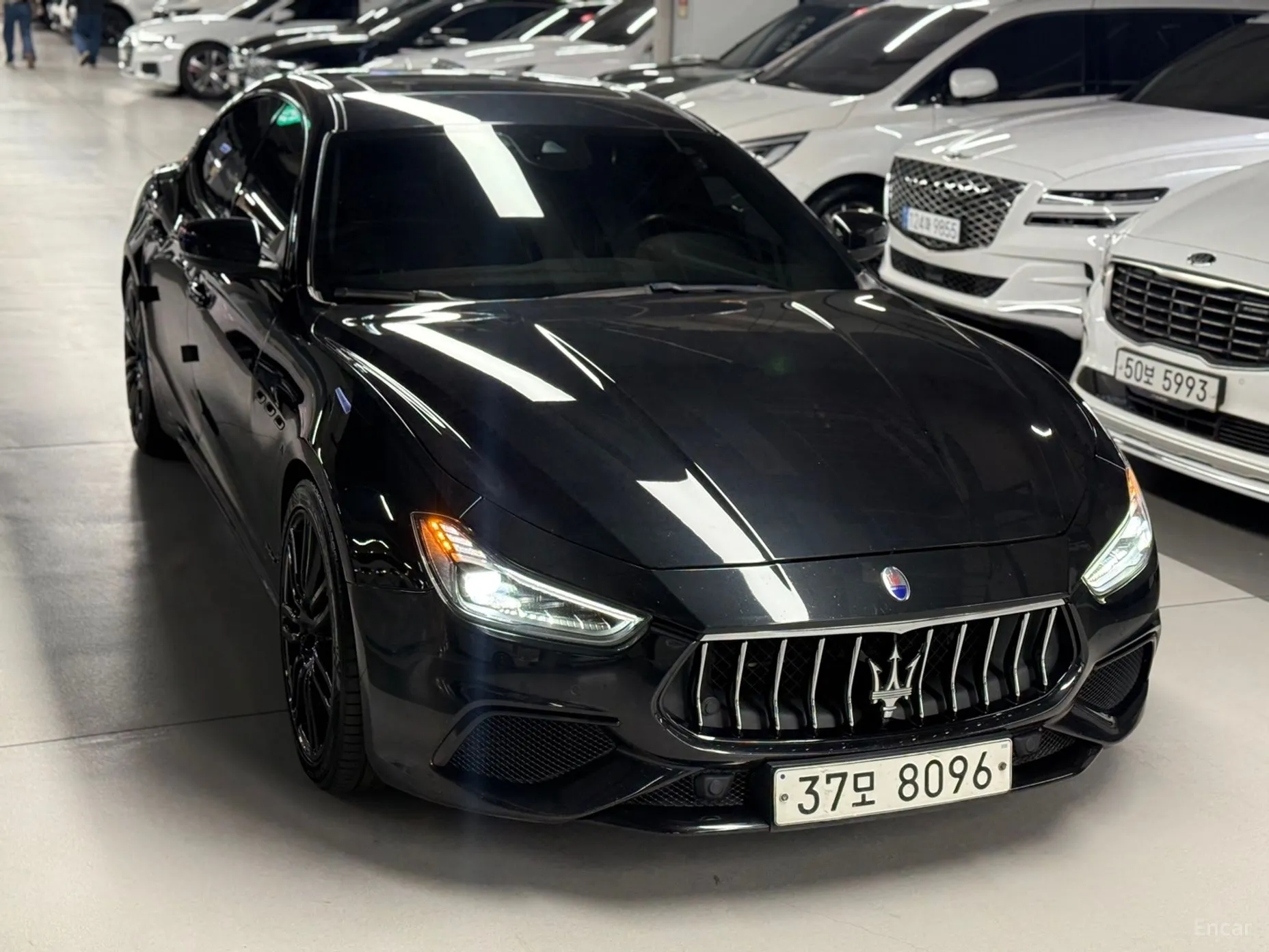 Maserati Ghibli превью 3