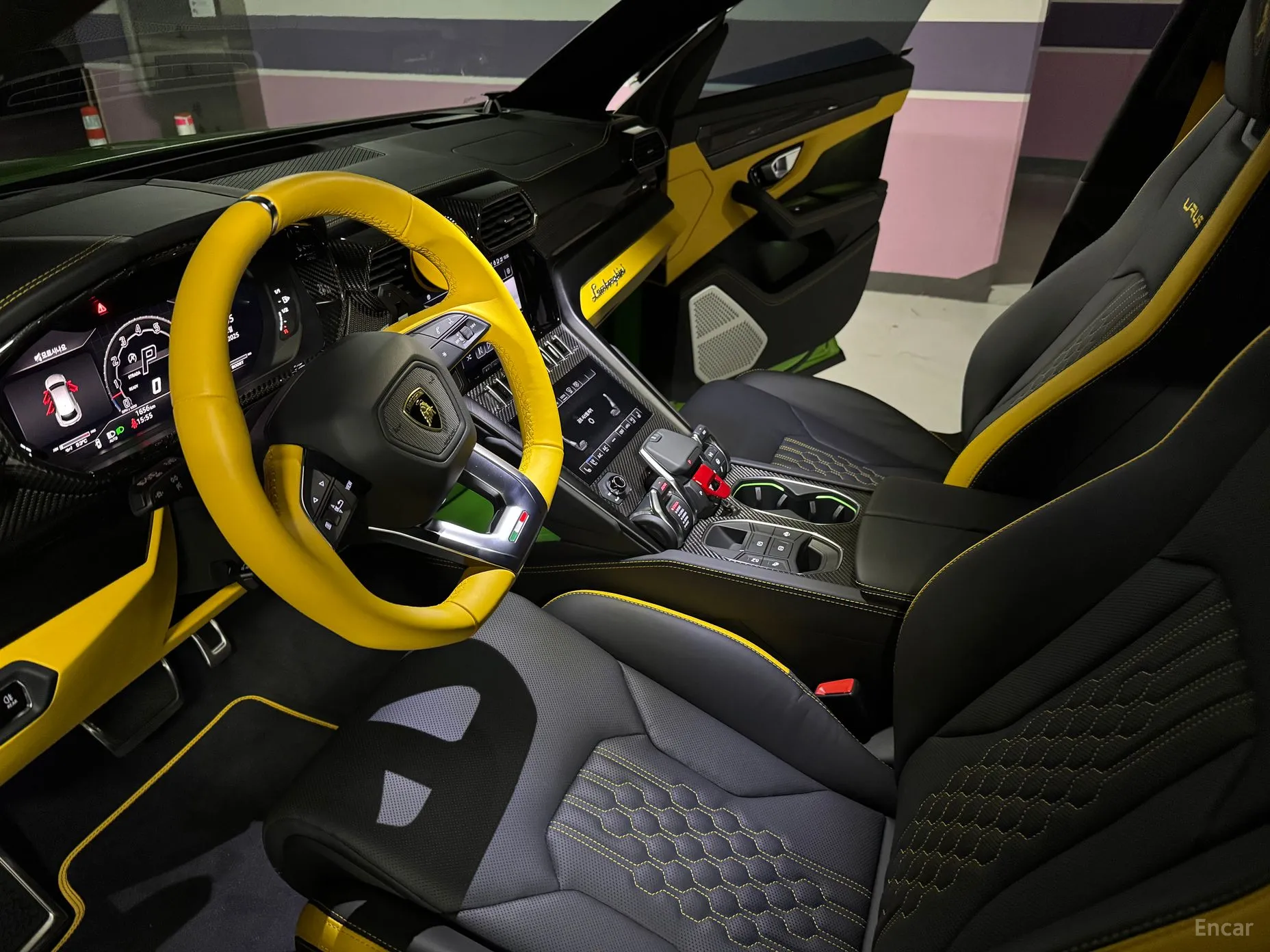 Lamborghini Urus превью 3