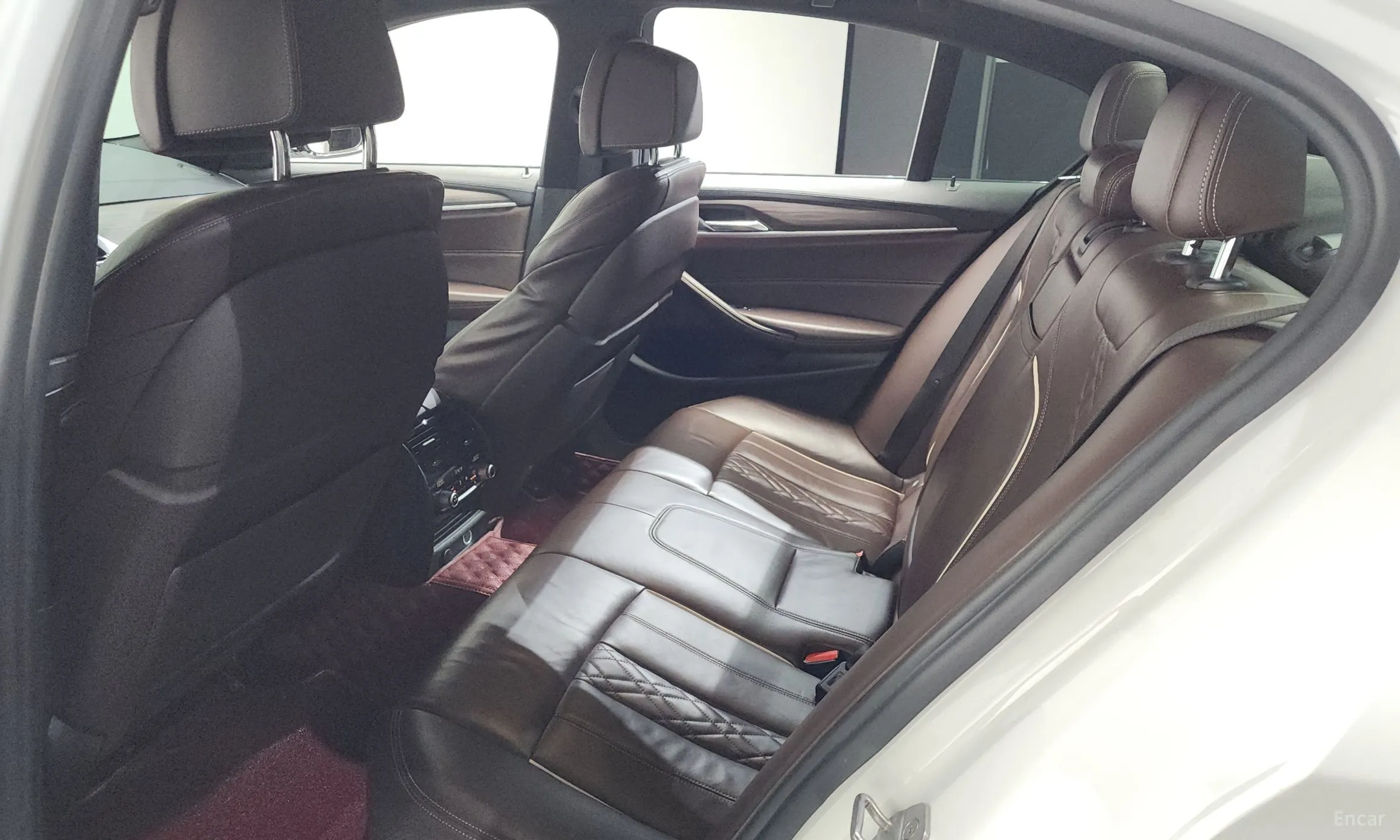 BMW 5 Series (G30) превью 20