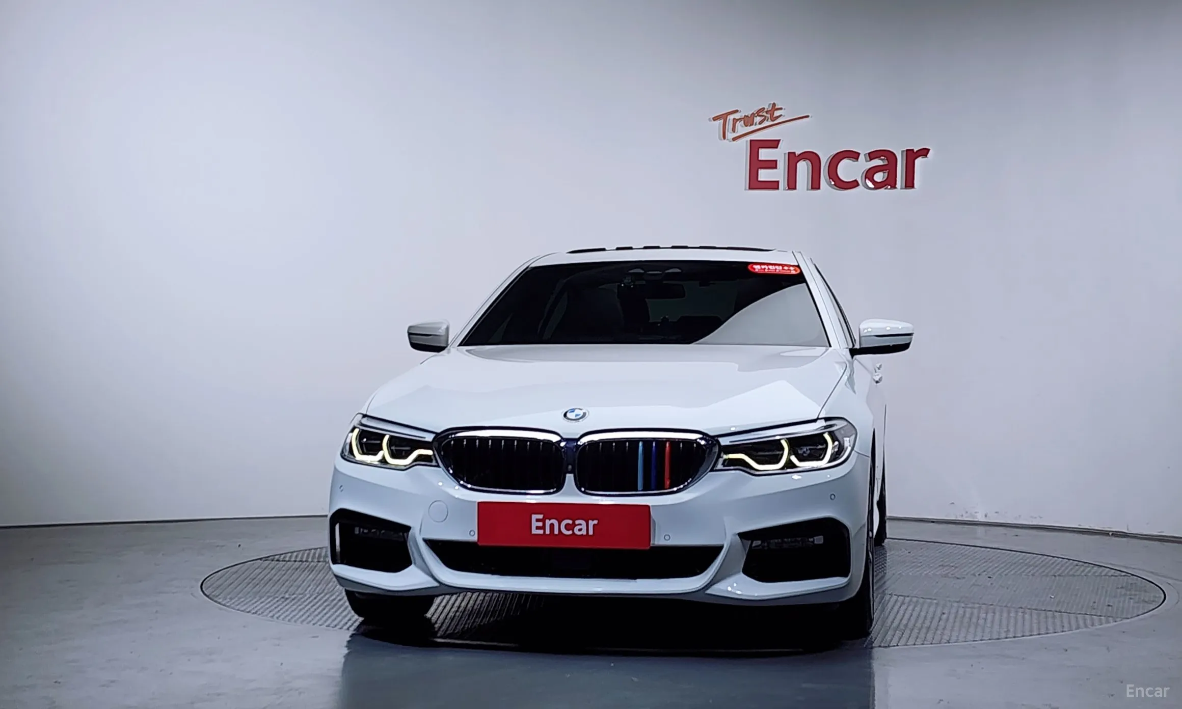 BMW 5 Series (G30) превью 3