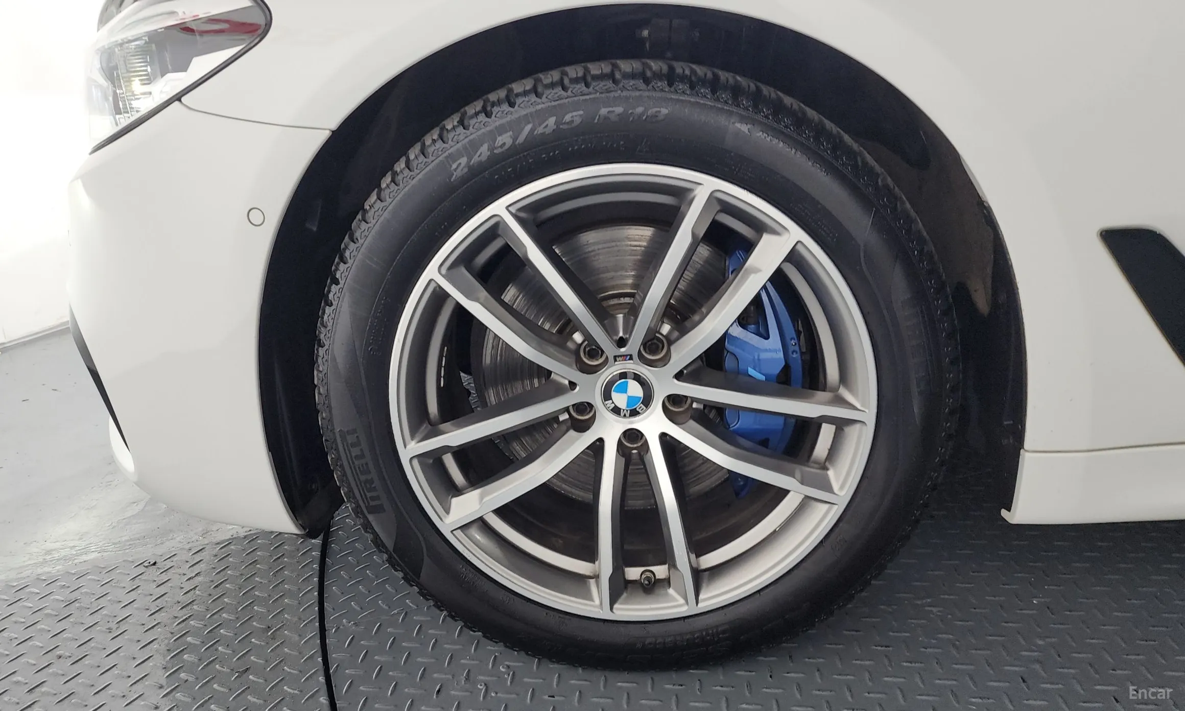 BMW 5 Series (G30) превью 5
