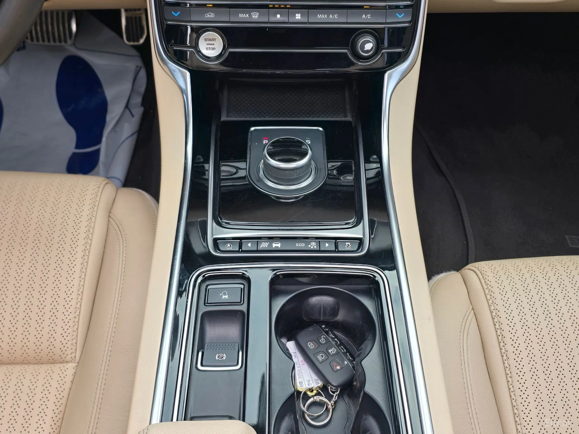 Jaguar XF (x260) превью 14